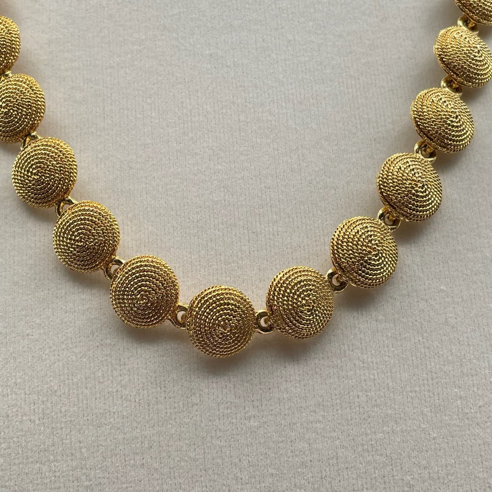 Vintage Gold Tone Classic Fashion Filigree Disc Matar Mala Push Lock Necklace - Thumbnail 7