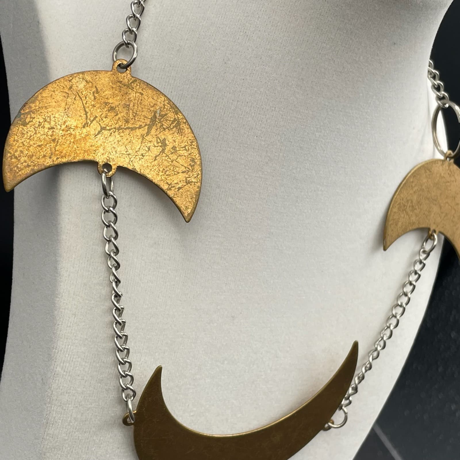 Vintage Silver-Tone Classic Curb Chain Crescent Moon Collar Statement Station - Thumbnail 3