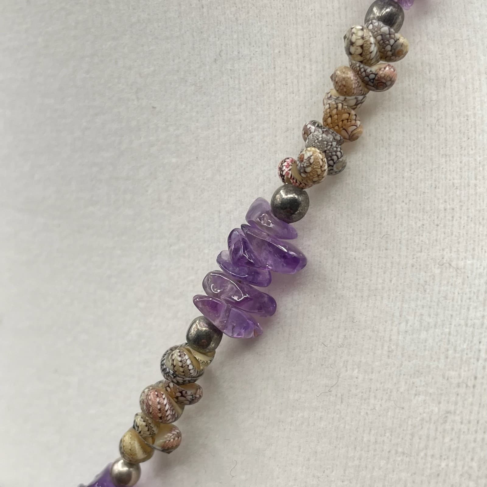 Vintage VTG Amethyst Chip & Seashell Beaded Choker Necklace Silver Tone Center - Thumbnail 3