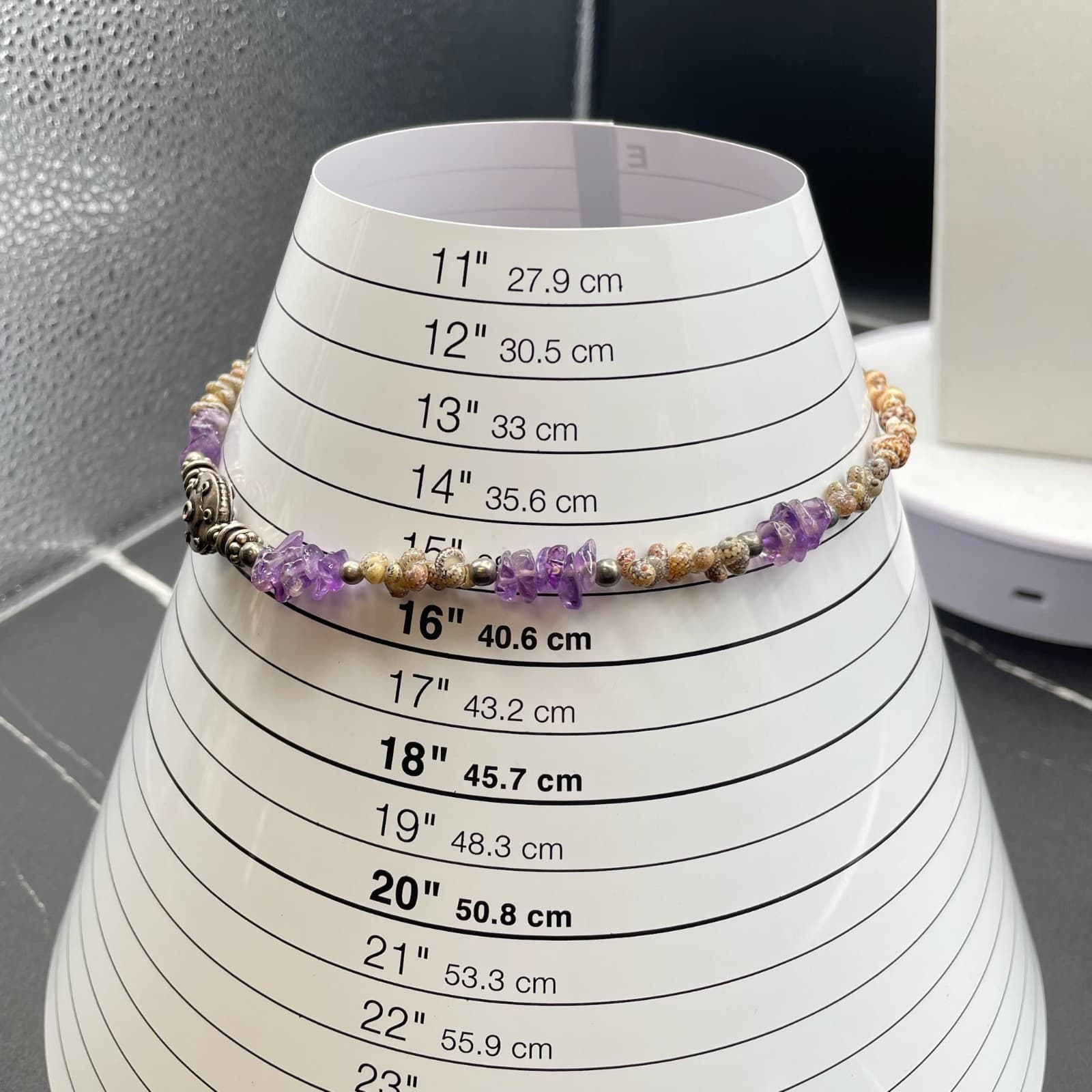Vintage VTG Amethyst Chip & Seashell Beaded Choker Necklace Silver Tone Center - Thumbnail 2