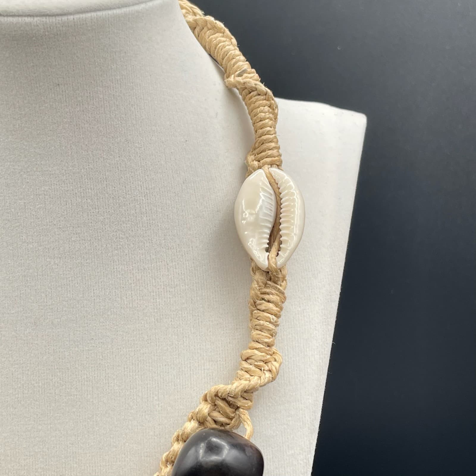 Vintage Handmade Womens Black Mother Of Pearl & Shell Fashion Pendant Necklace - Thumbnail 9
