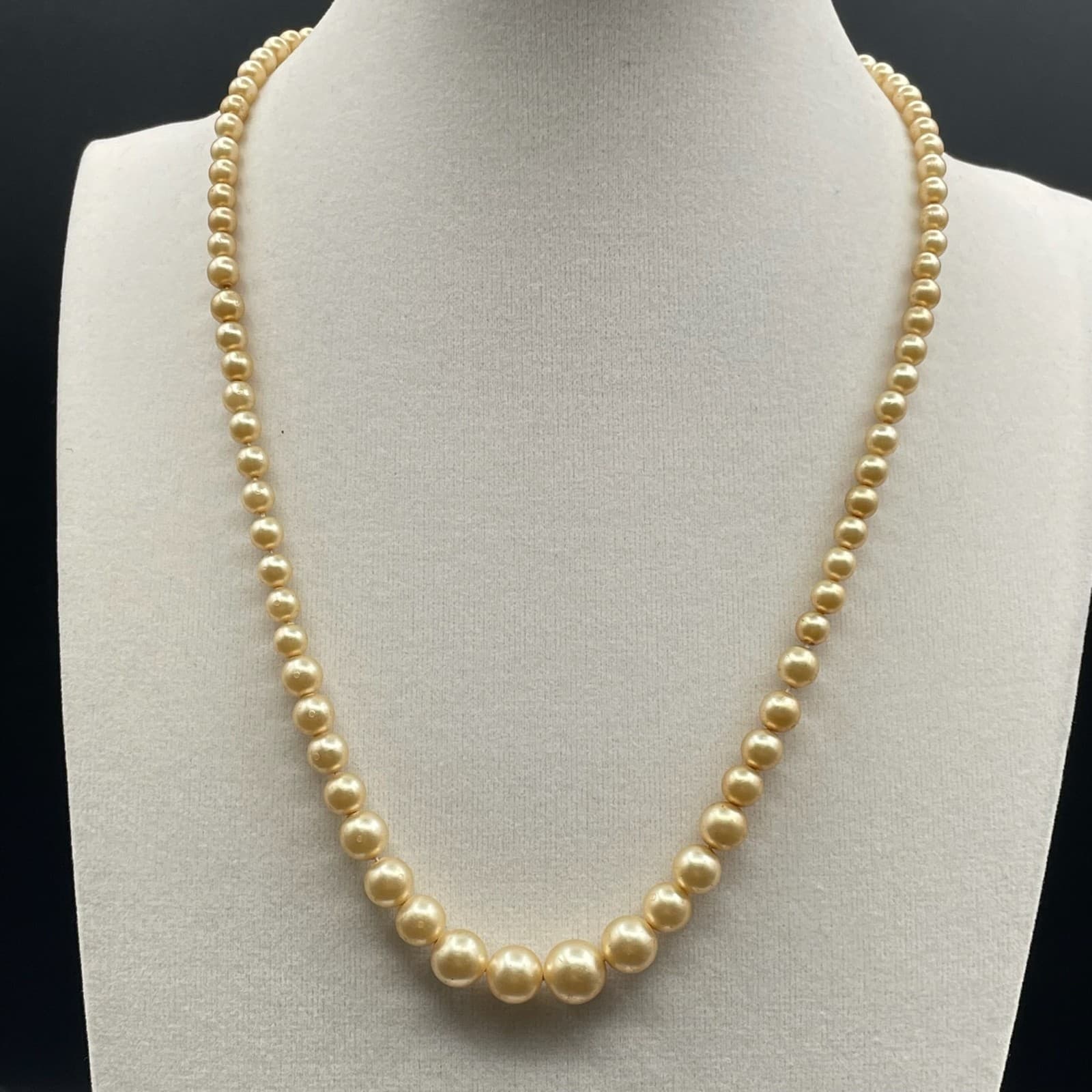 Vintage Cream Classic Fashion Graduated Pearl Beaded Push Lock Necklace - Thumbnail 5