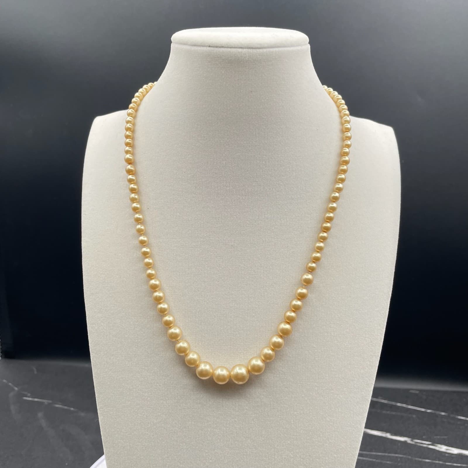 Vintage Cream Classic Fashion Graduated Pearl Beaded Push Lock Necklace - Thumbnail 4