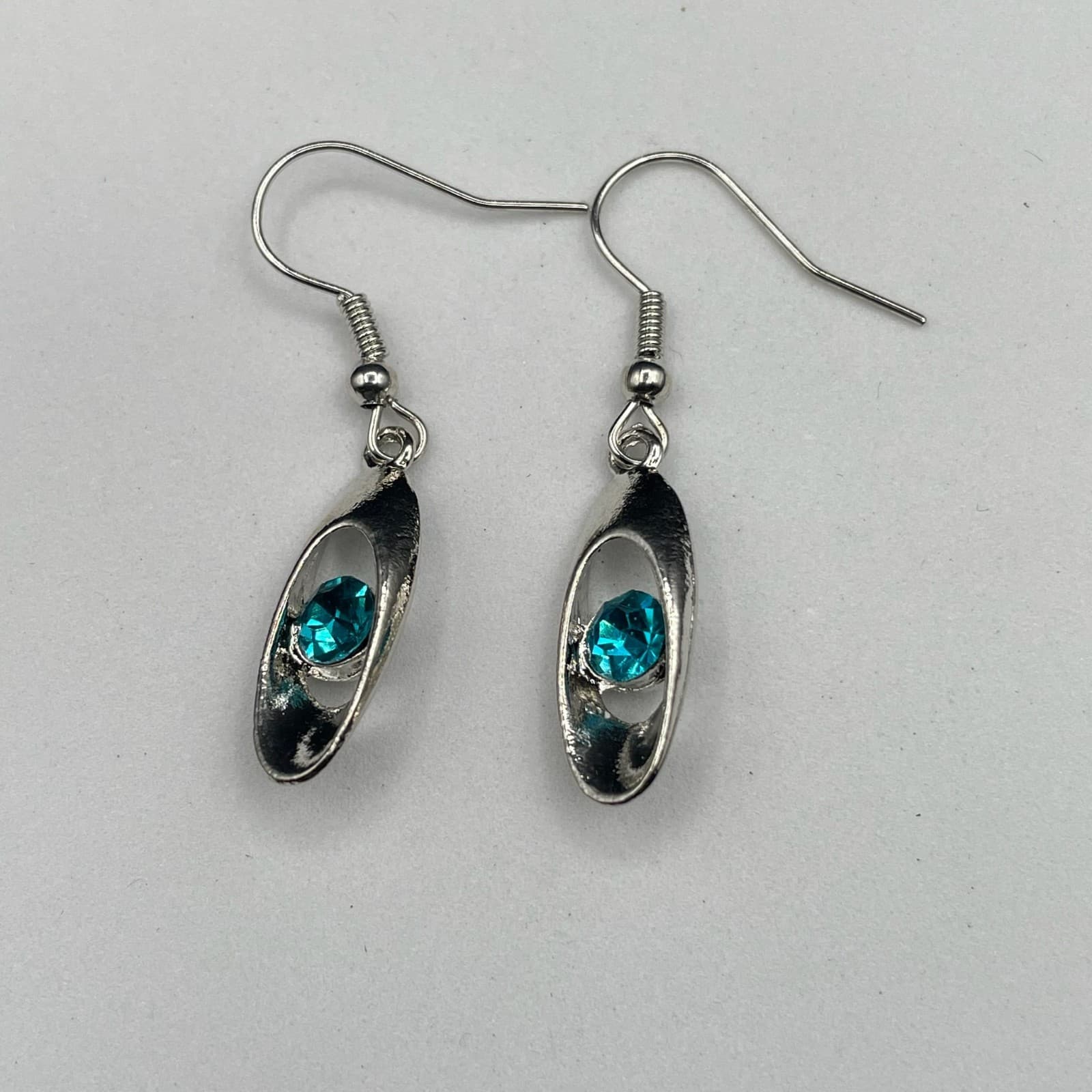 Vintage Oval Blue Glass Topaz Gemstone Silver-Tone Aluminium Hook Earrings - Thumbnail 2