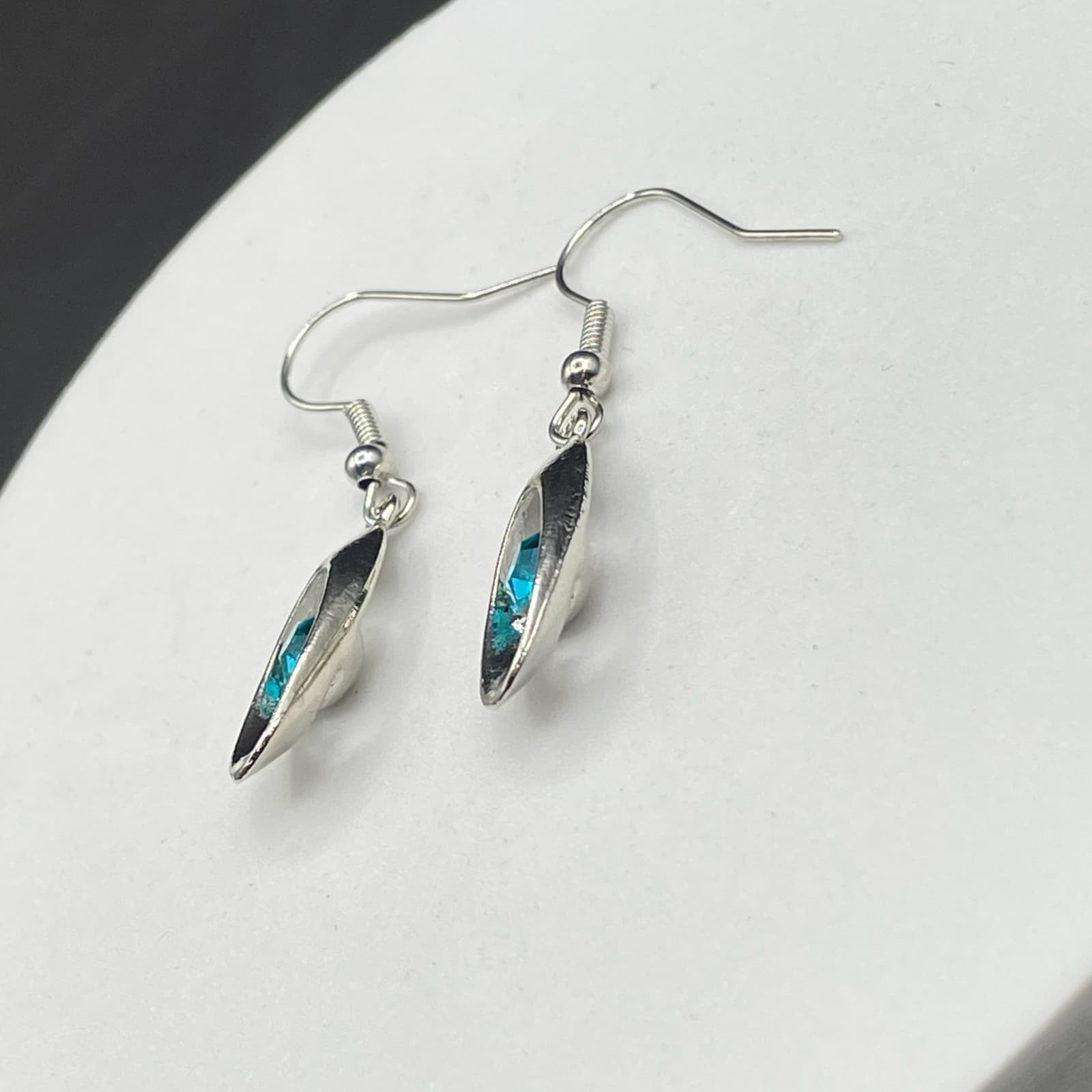 Vintage Oval Blue Glass Topaz Gemstone Silver-Tone Aluminium Hook Earrings - Thumbnail 5