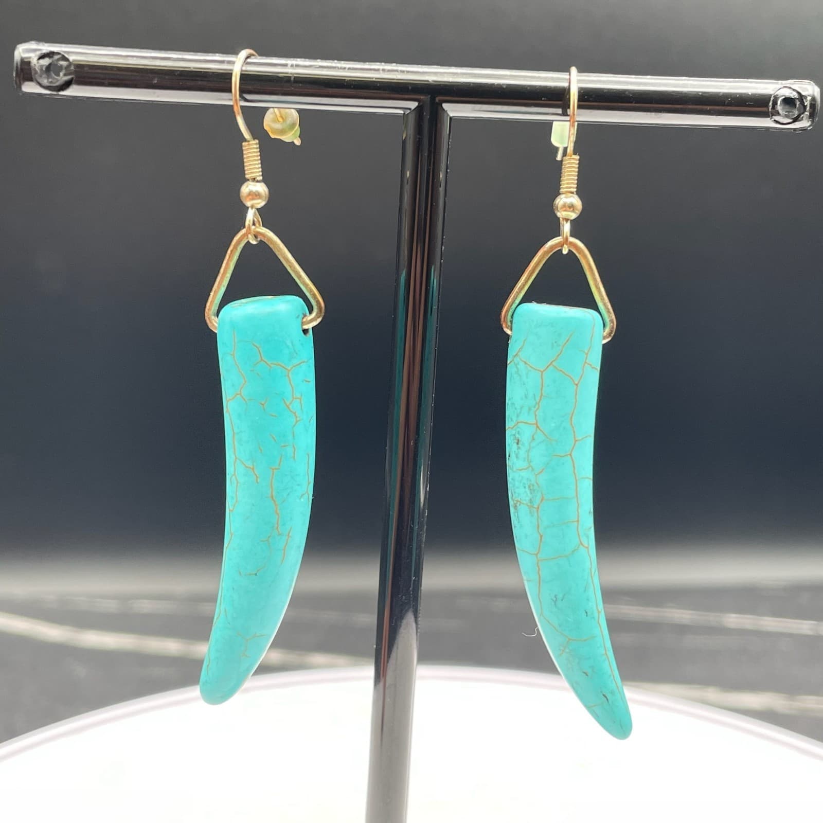 Vintage Turquoise Howlite Tusk Gold-Tone Fashion Hook Dangle Drop Earrings - Thumbnail 4