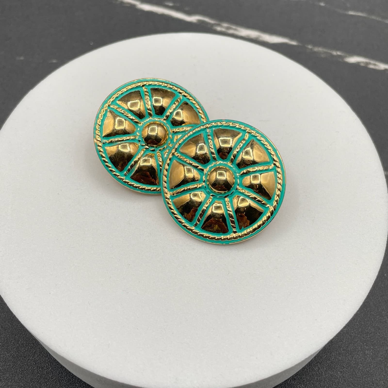 Vintage Turquoise Gold-Tone Round Textured Rope Border Clip-On Enamel Earrings - Thumbnail 5