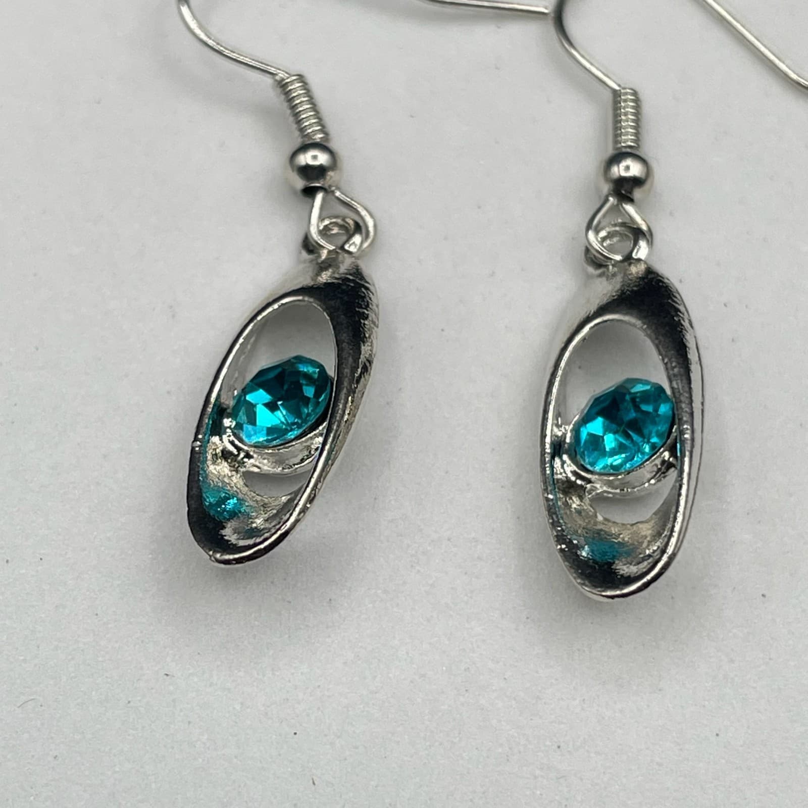 Vintage Oval Blue Glass Topaz Gemstone Silver-Tone Aluminium Hook Earrings - Thumbnail 3
