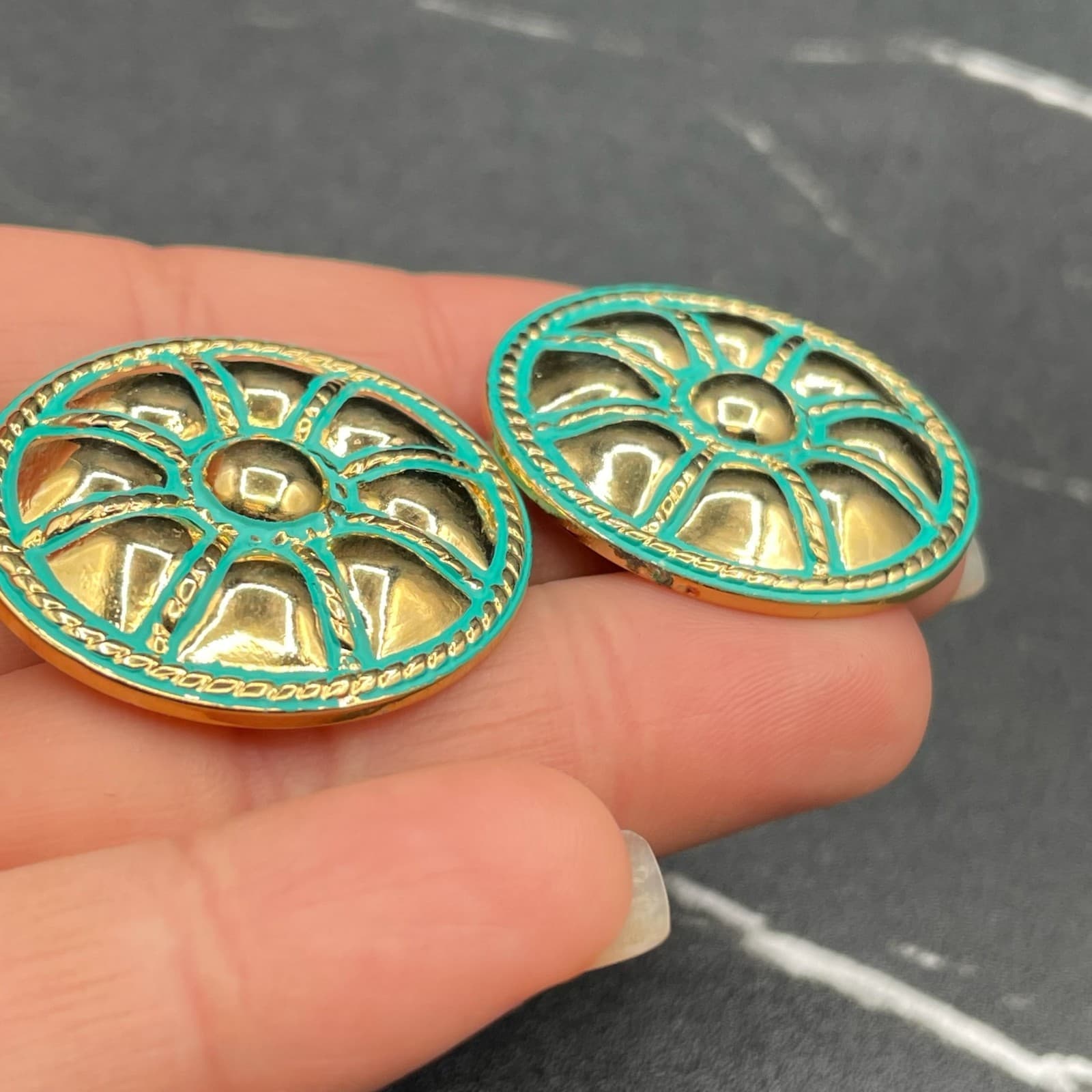 Vintage Turquoise Gold-Tone Round Textured Rope Border Clip-On Enamel Earrings - Thumbnail 2