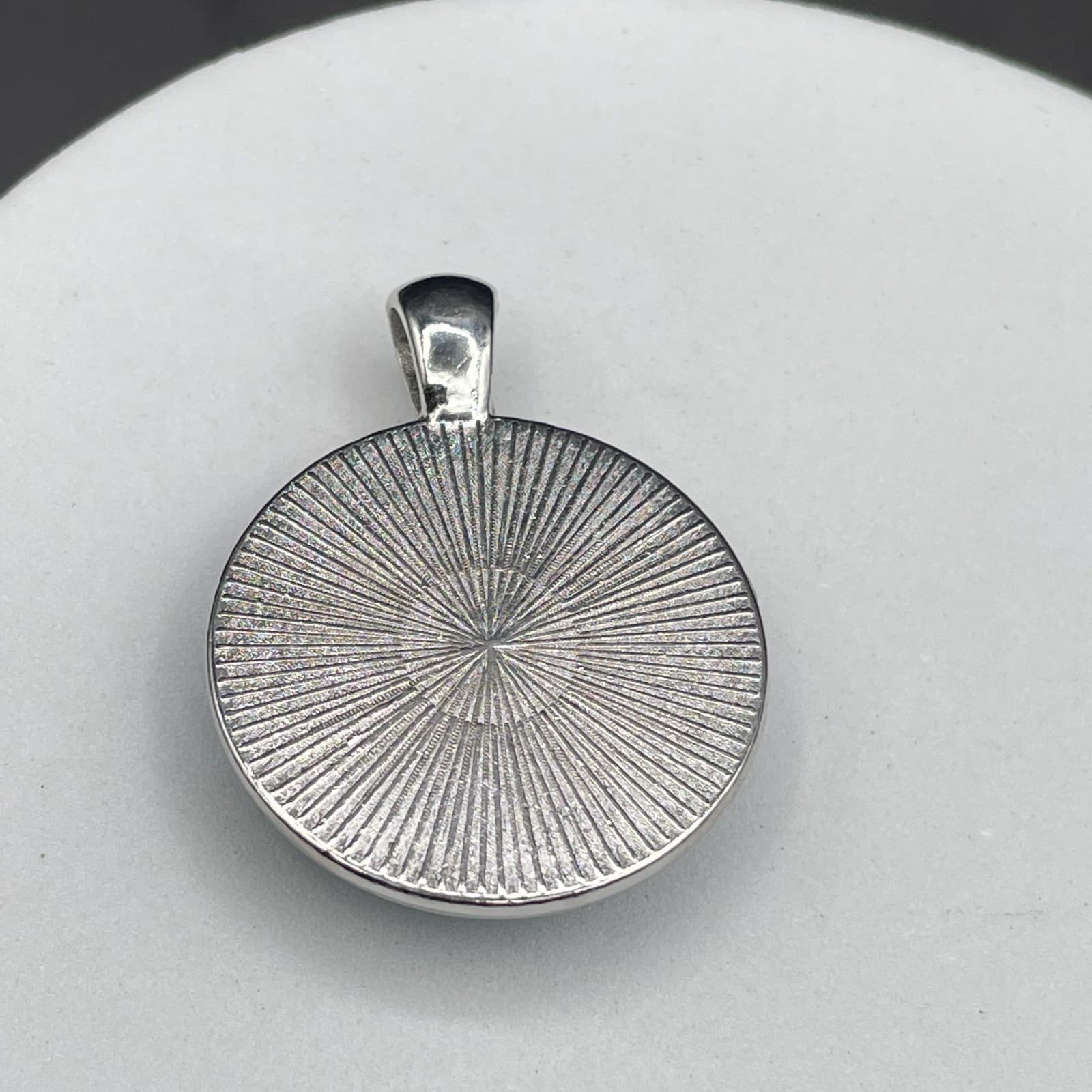 Vintage Clear Blue Cabochon Butterfly Sunburst Radial Pattern Pendant Necklace - Thumbnail 5