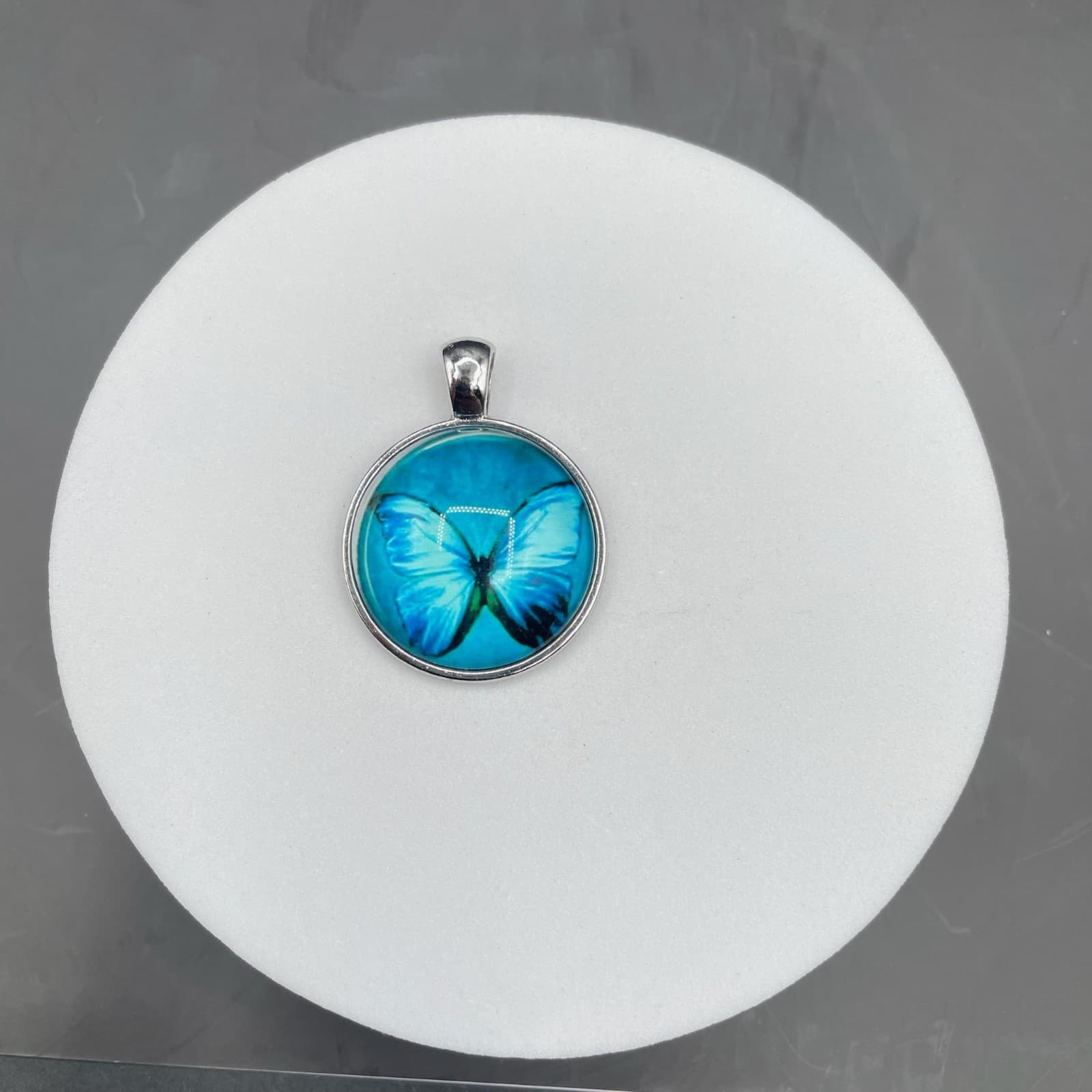 Vintage Clear Blue Cabochon Butterfly Sunburst Radial Pattern Pendant Necklace - Thumbnail 2