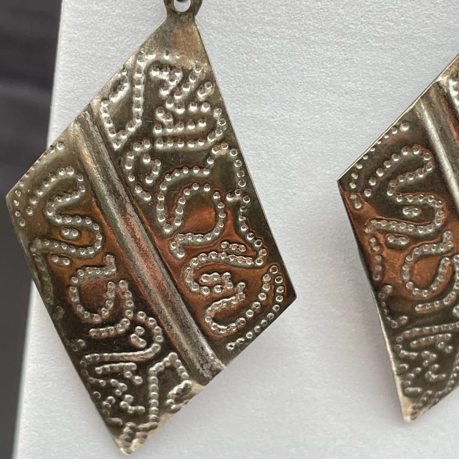 Silver-Tone Etched Diamond Shape Dangle Earrings Boho Geometric - Thumbnail 4