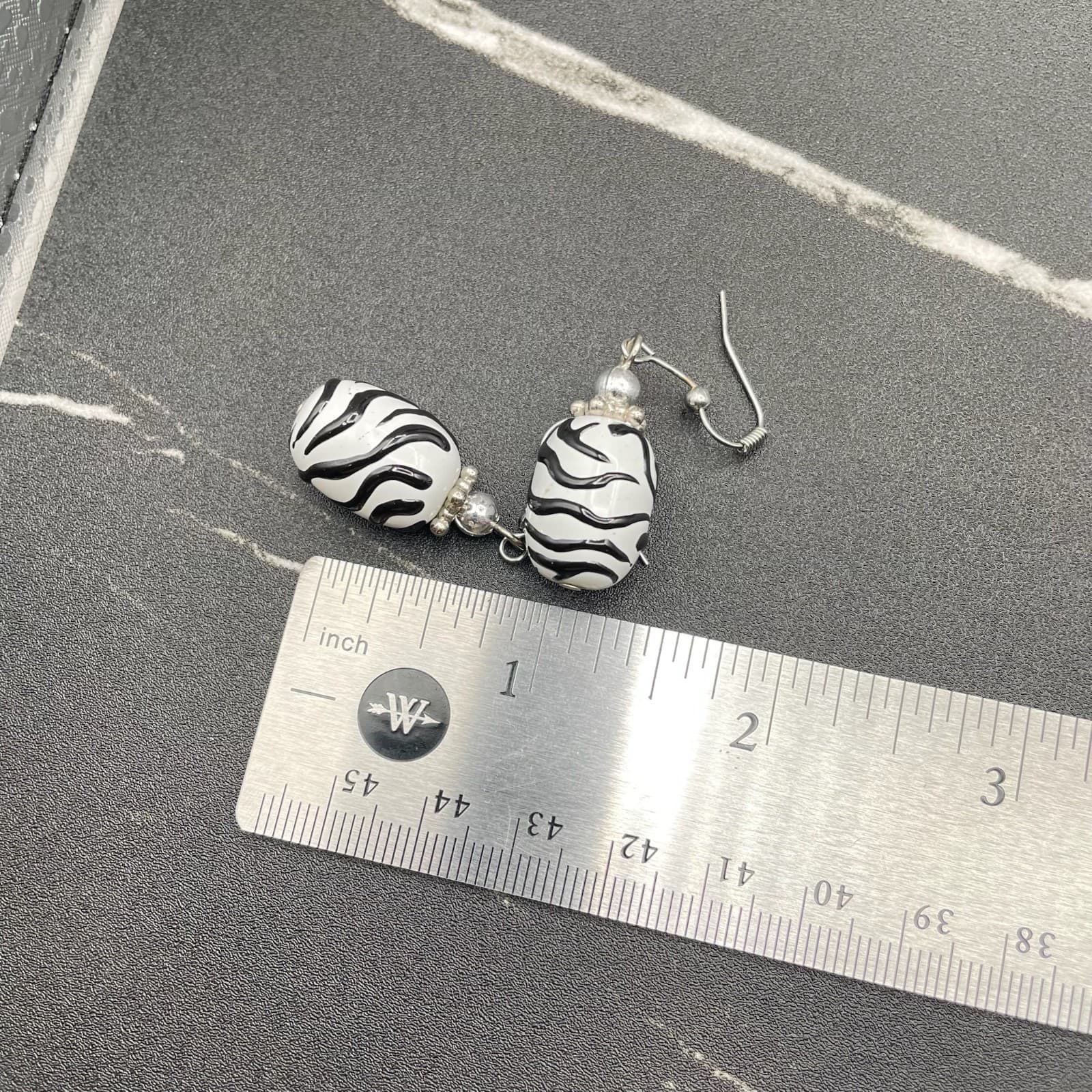 Vintage Silver-Tone Barrel Shape Classic Fishhook Zebra Stripe Beaded Dangle - Thumbnail 2