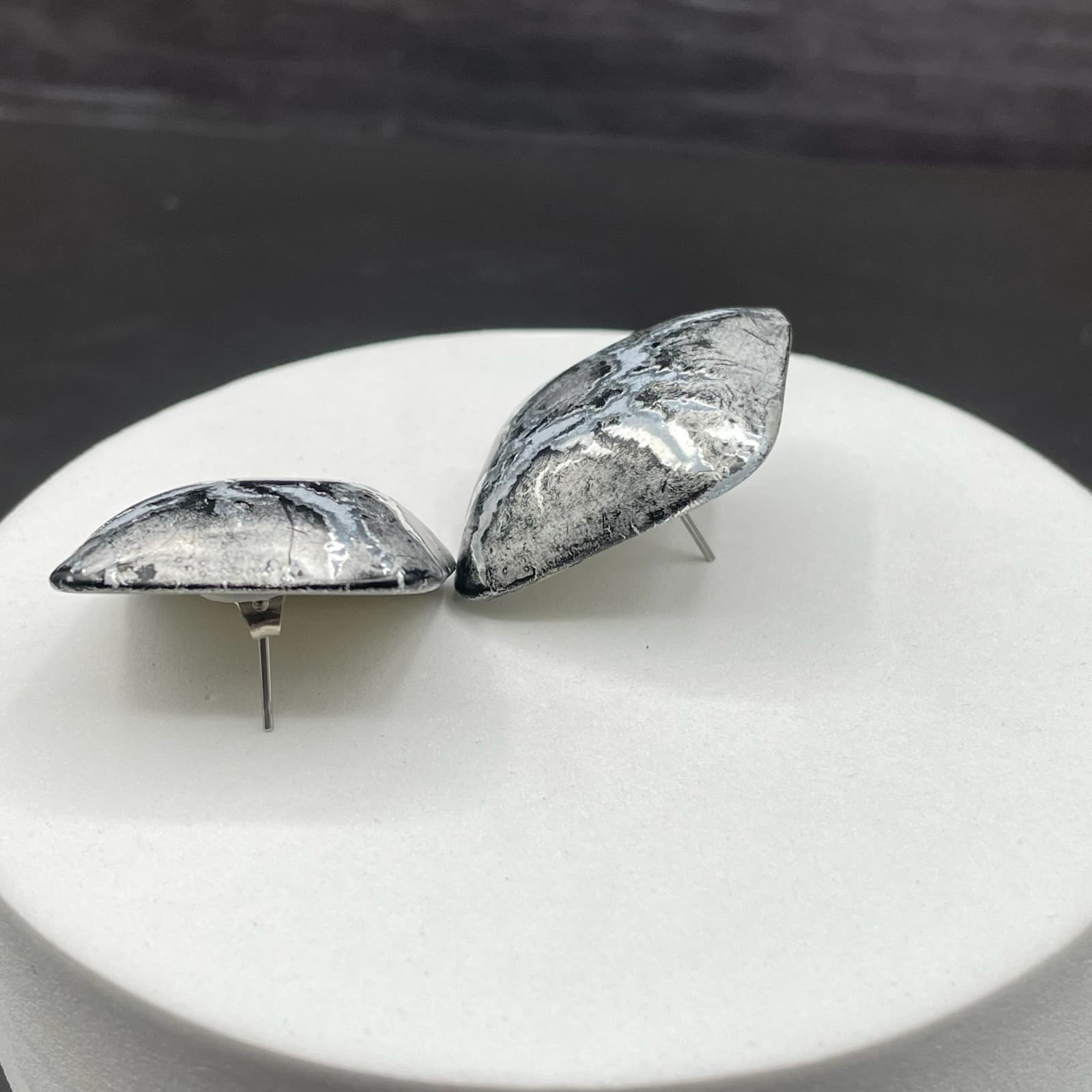 Silver Tone Domed Oval Stud Earrings Modern Metallic Statement - Thumbnail 11