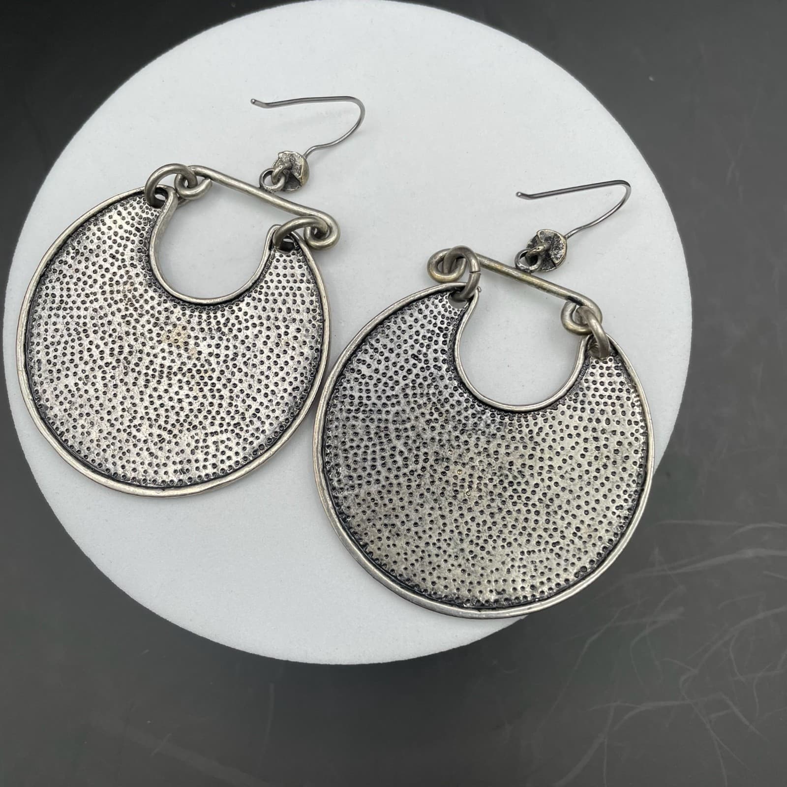 Hammered Silver Statement Disc Dangle Earrings - Thumbnail 4
