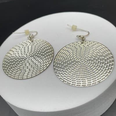 Hoop Earrings Textured Disc Dangle Modern Retro Style Chunky Statement 90s Y2K - Thumbnail 4