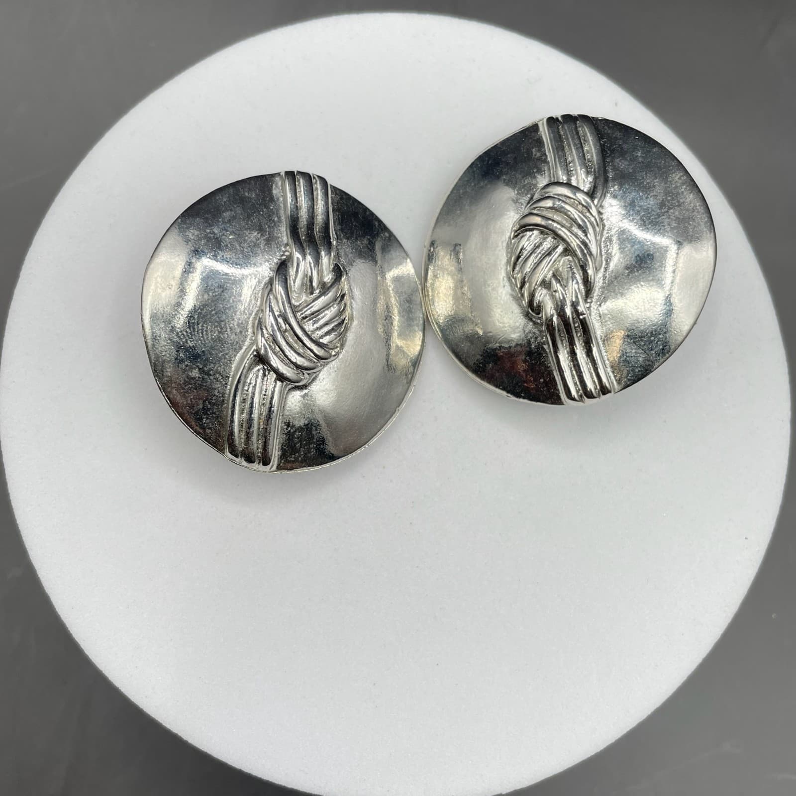 Silver-Tone Textured Knot Disc Stud Earrings Modern Minimalist - Thumbnail 7
