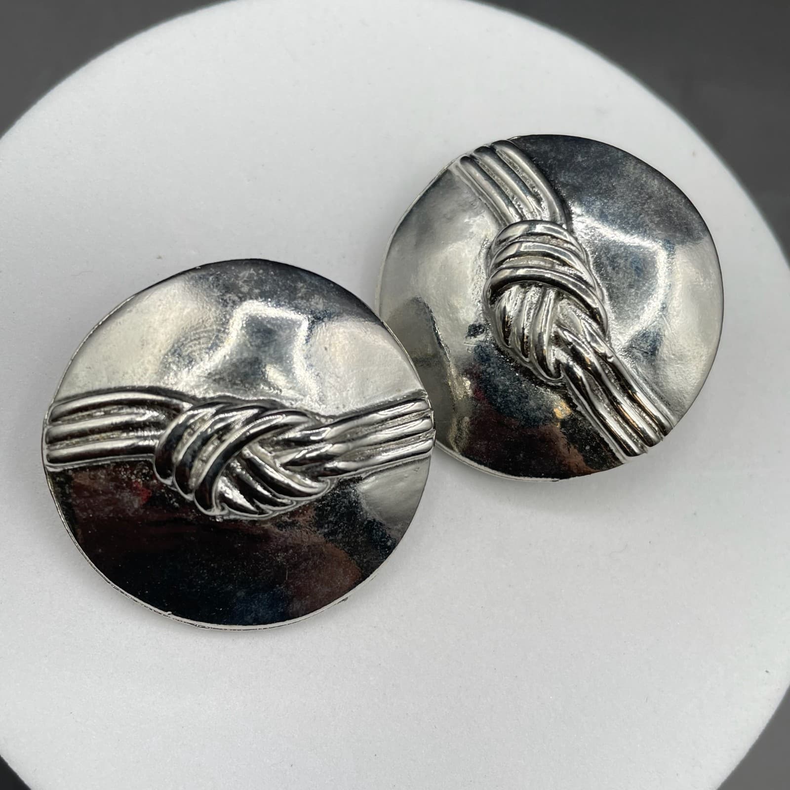 Silver-Tone Textured Knot Disc Stud Earrings Modern Minimalist - Thumbnail 6