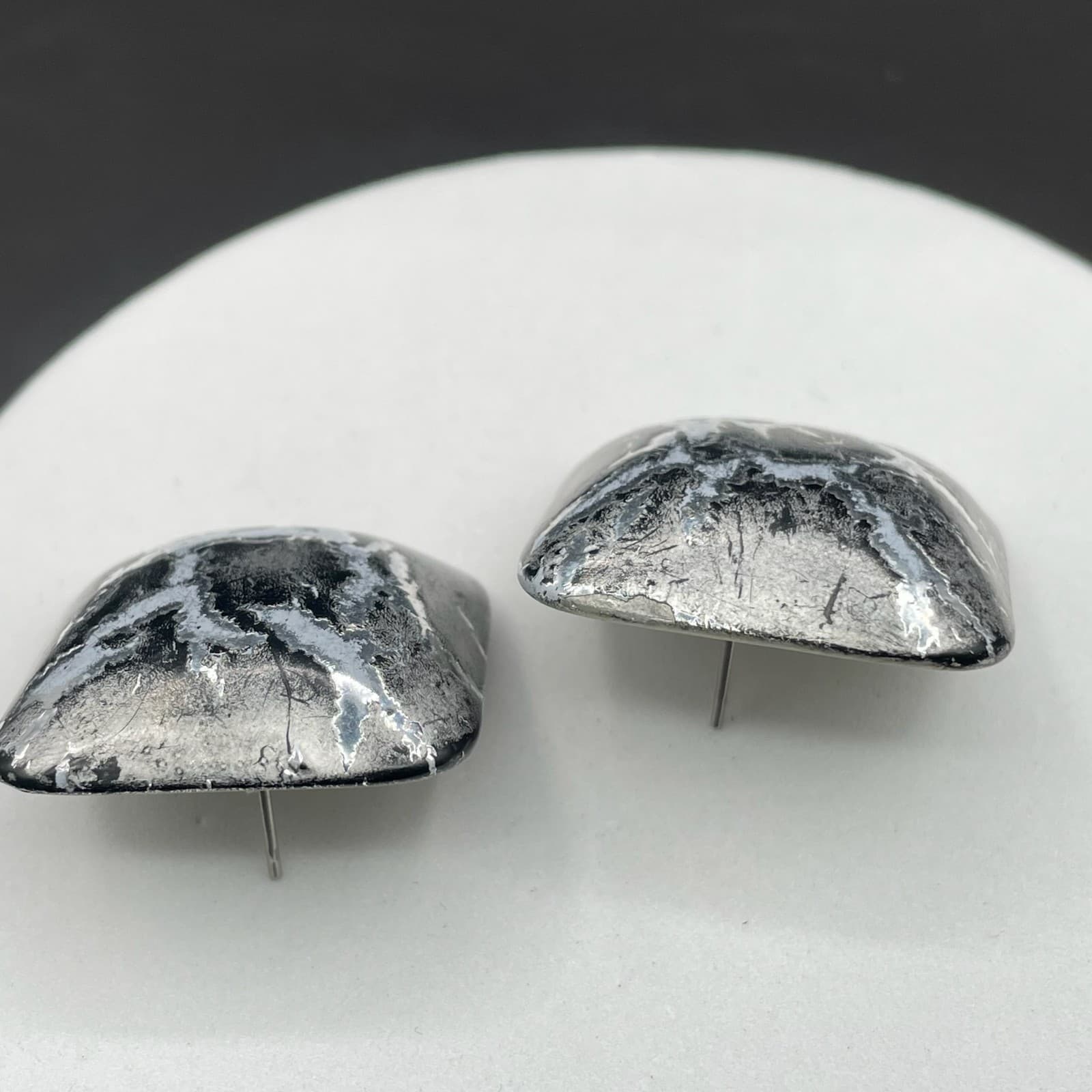 Silver Tone Domed Oval Stud Earrings Modern Metallic Statement - Thumbnail 8