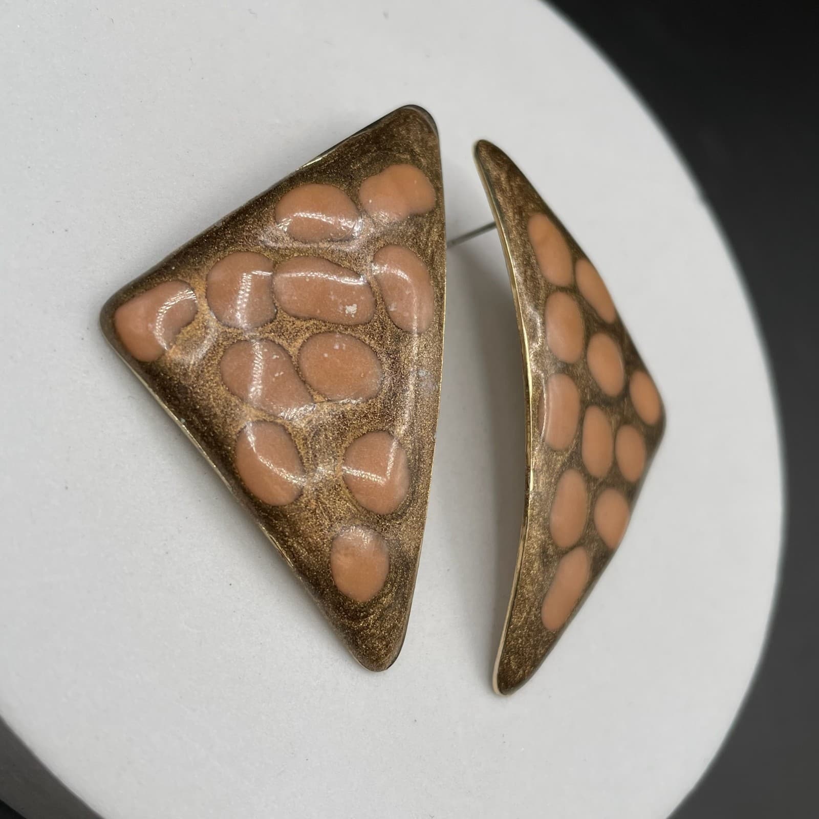 Vintage Enamel Triangle Earrings Bronze Peach Abstract Retro 80s Style - Thumbnail 5