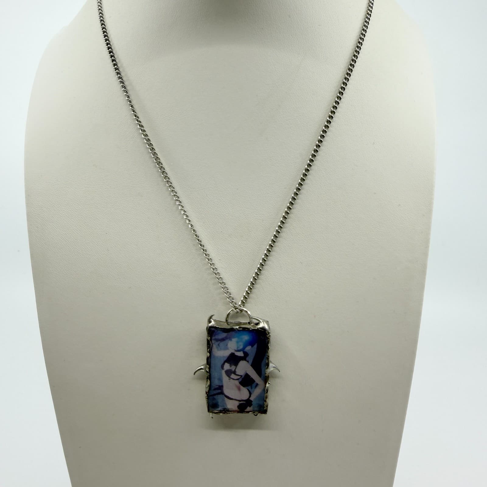 Necklace Vintage Silver Tone Graphic Photo Pendant Spike Thorn Retro Grunge 90s - Thumbnail 3