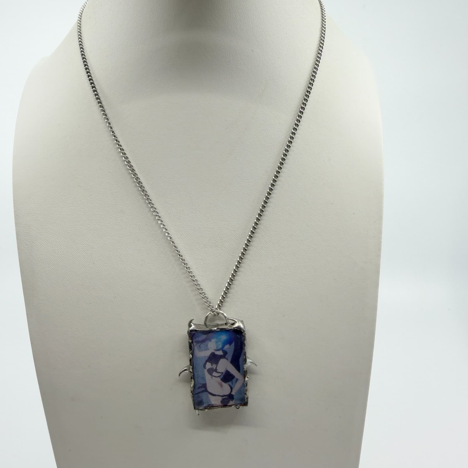 Necklace Vintage Silver Tone Graphic Photo Pendant Spike Thorn Retro Grunge 90s - Thumbnail 7