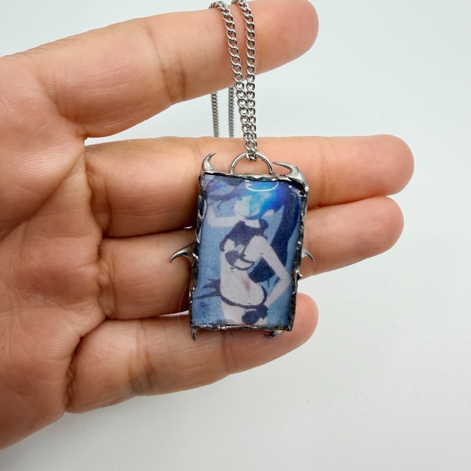 Necklace Vintage Silver Tone Graphic Photo Pendant Spike Thorn Retro Grunge 90s - Thumbnail 9