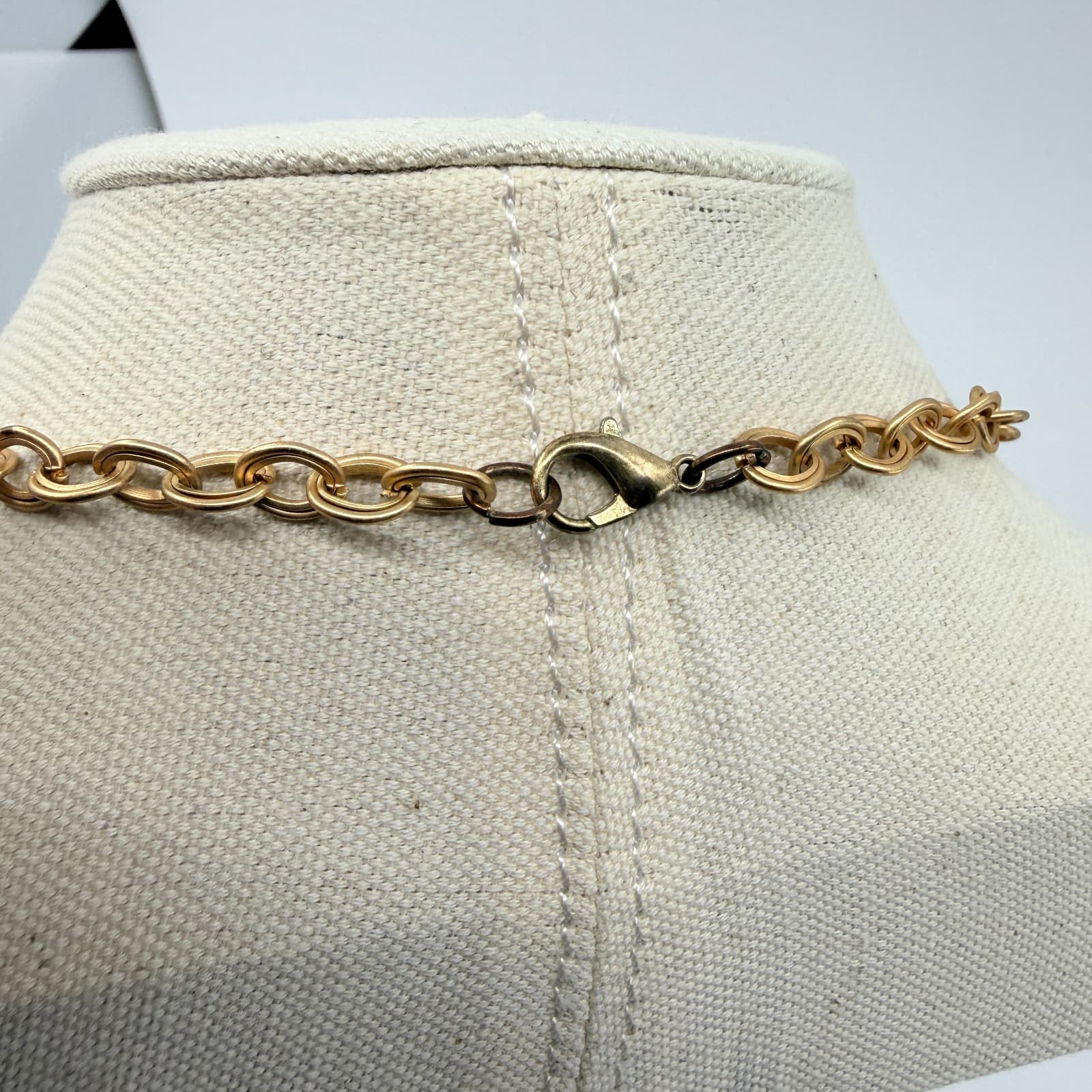 Necklace Vintage Gold Tone Triple Strand Faceted Crystal Bead Iridescent Retro - Thumbnail 7