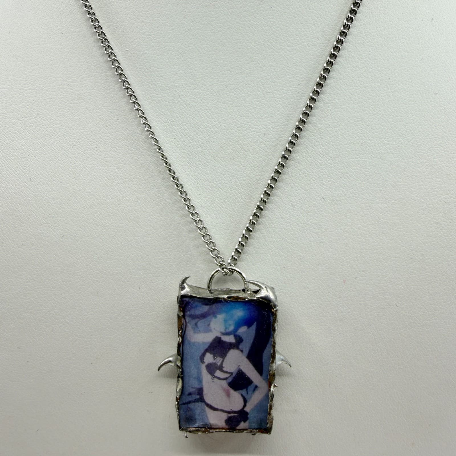 Necklace Vintage Silver Tone Graphic Photo Pendant Spike Thorn Retro Grunge 90s - Thumbnail 4