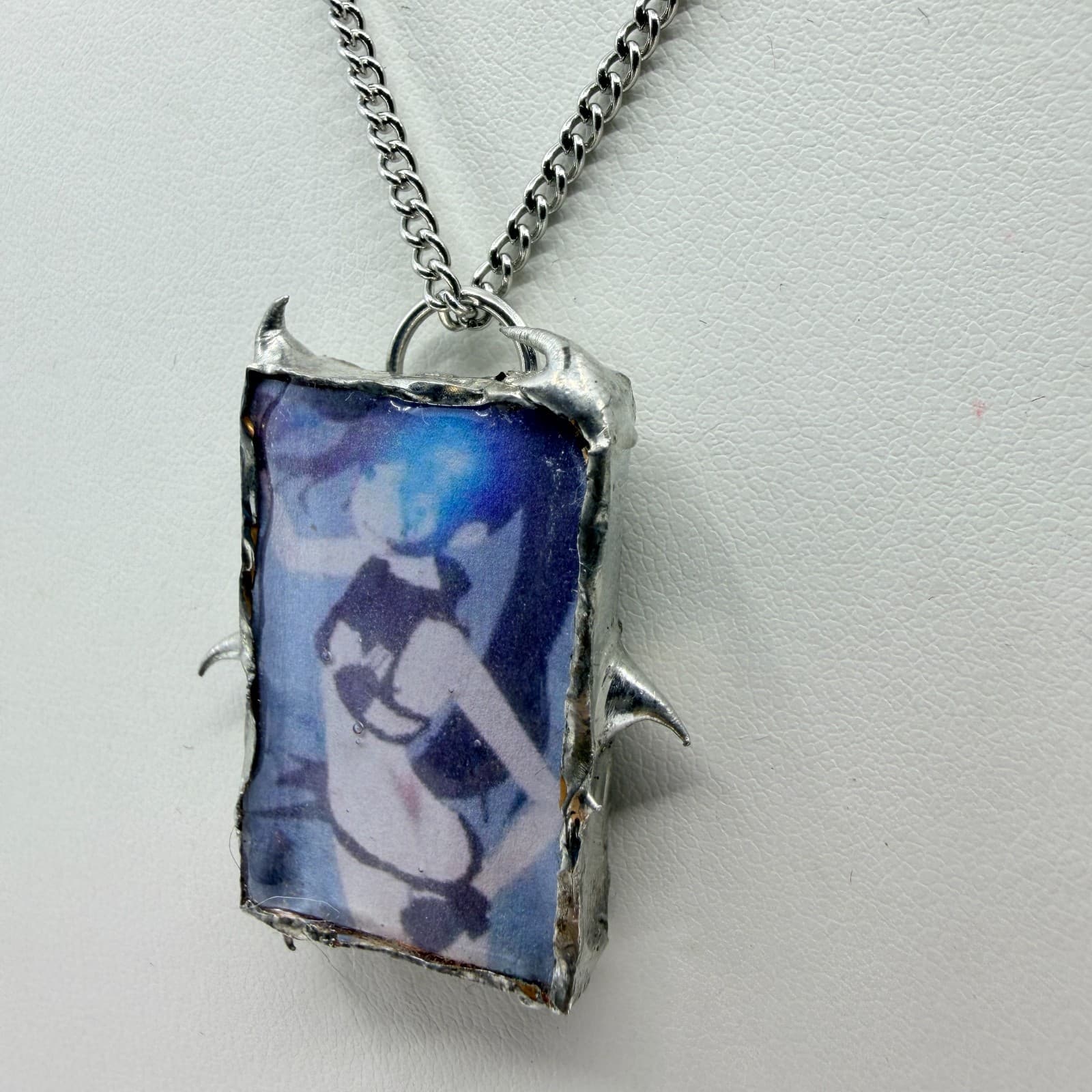 Necklace Vintage Silver Tone Graphic Photo Pendant Spike Thorn Retro Grunge 90s - Thumbnail 6