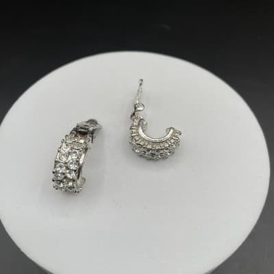 Vintage Rhinestone Clip-On Earrings Silver Tone Classic Sparkle - Thumbnail 6
