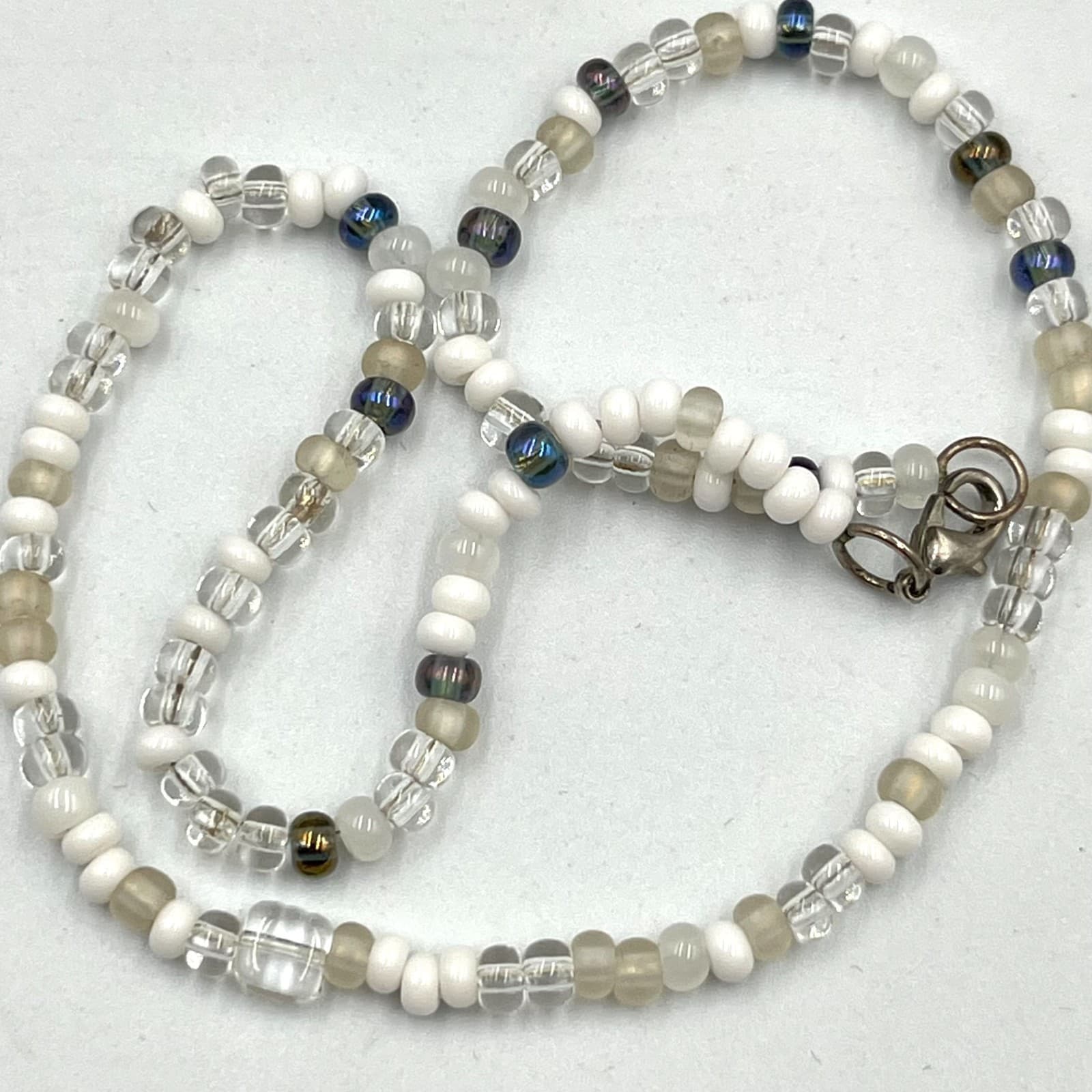Vintage Y2K Minimalist White & Iridescent Seed Beads Choker Necklace Lobster - Thumbnail 4