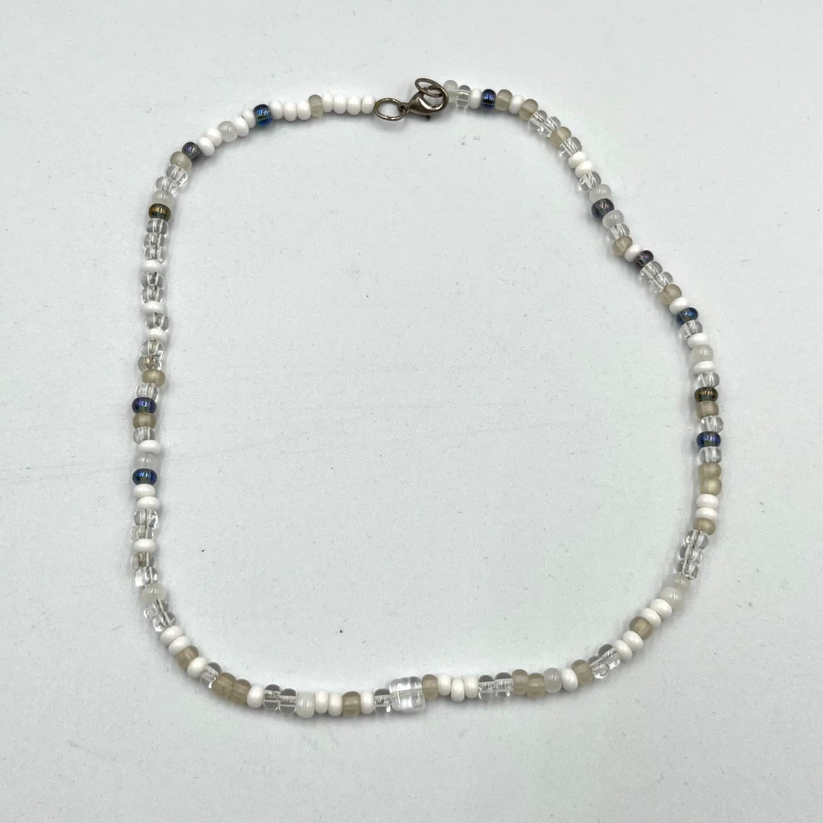 Vintage Y2K Minimalist White & Iridescent Seed Beads Choker Necklace Lobster - Thumbnail 2