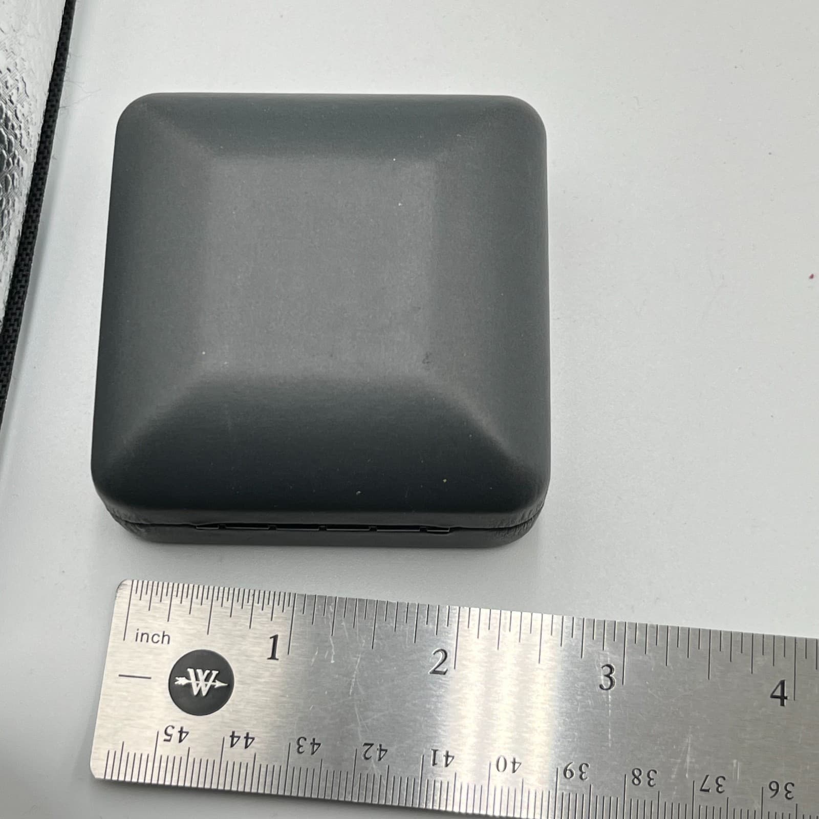 Vintage Set of 2 Black Faux Leather Jewelry Boxes Clamshell Display Cases Retro - Thumbnail 10