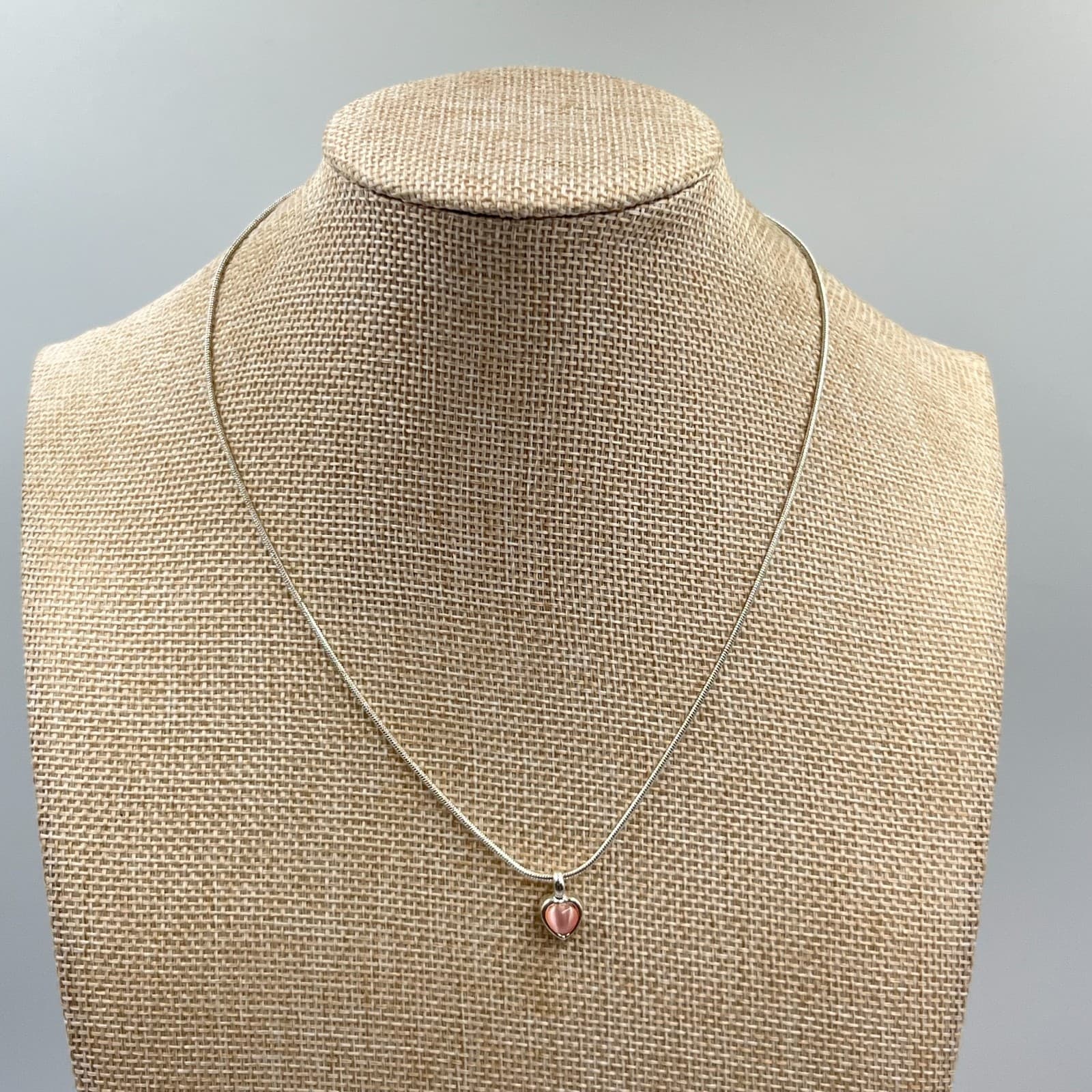 Vintage Y2K Pink Cat’s Eye Heart Pendant Silver Tone Snake Chain Necklace 16"