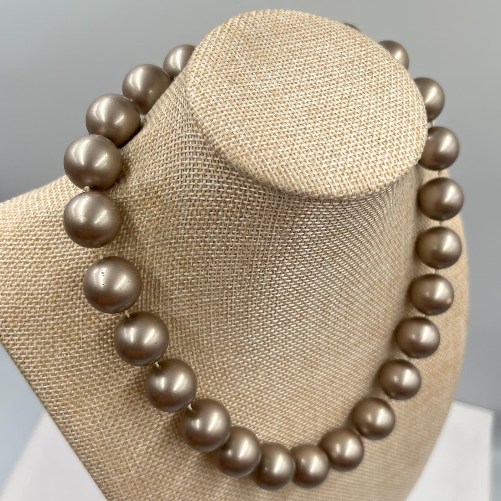 Vintage Oversized Taupe Faux Pearl Choker Necklace Rhinestone Magnetic Clasp 16" - Thumbnail 6