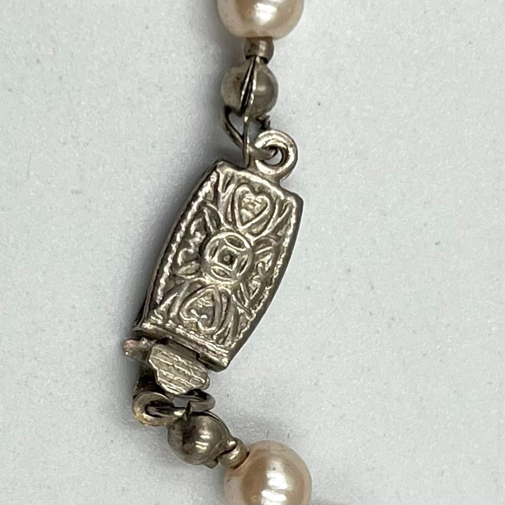 Vintage Faux Pearl Choker Necklace Silver Tone Ornate Box Clasp Classic Fashion - Thumbnail 3