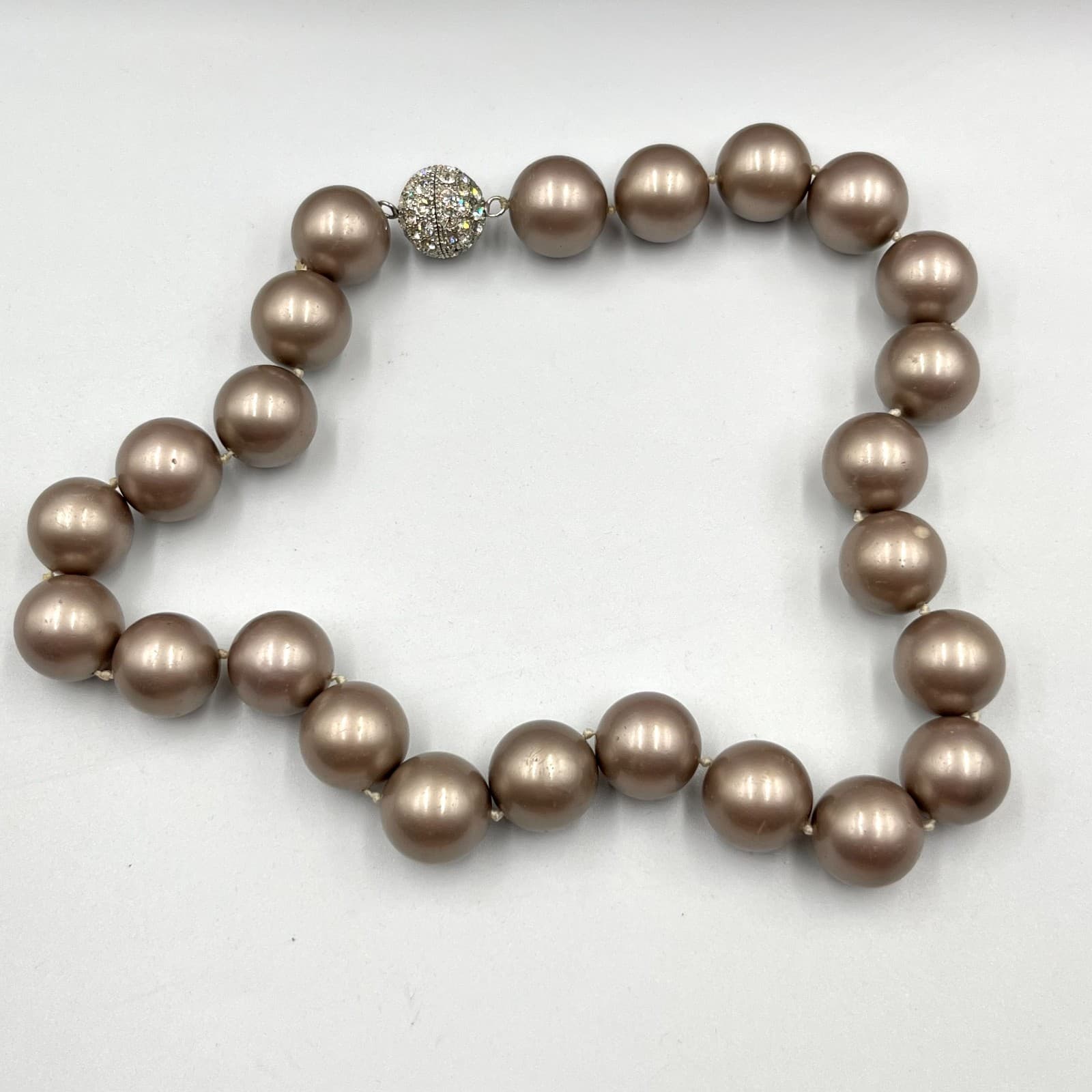 Vintage Oversized Taupe Faux Pearl Choker Necklace Rhinestone Magnetic Clasp 16" - Thumbnail 2