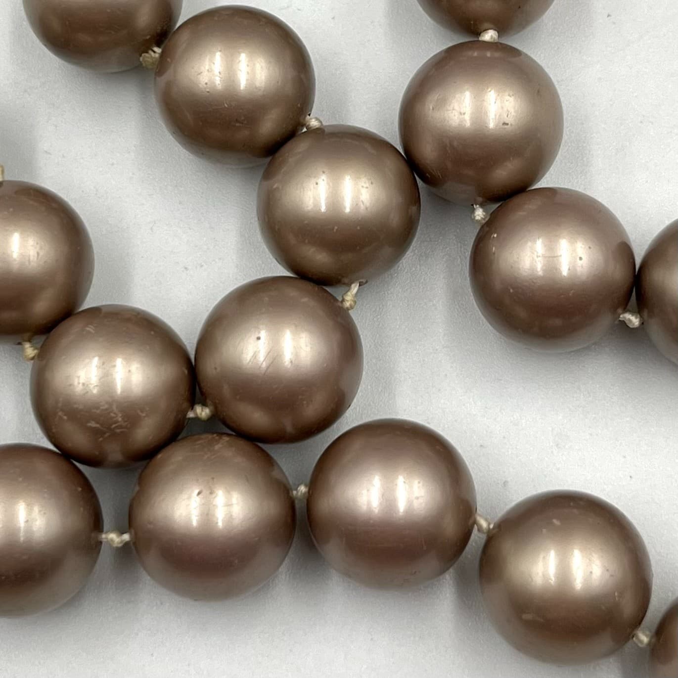 Vintage Oversized Taupe Faux Pearl Choker Necklace Rhinestone Magnetic Clasp 16" - Thumbnail 4