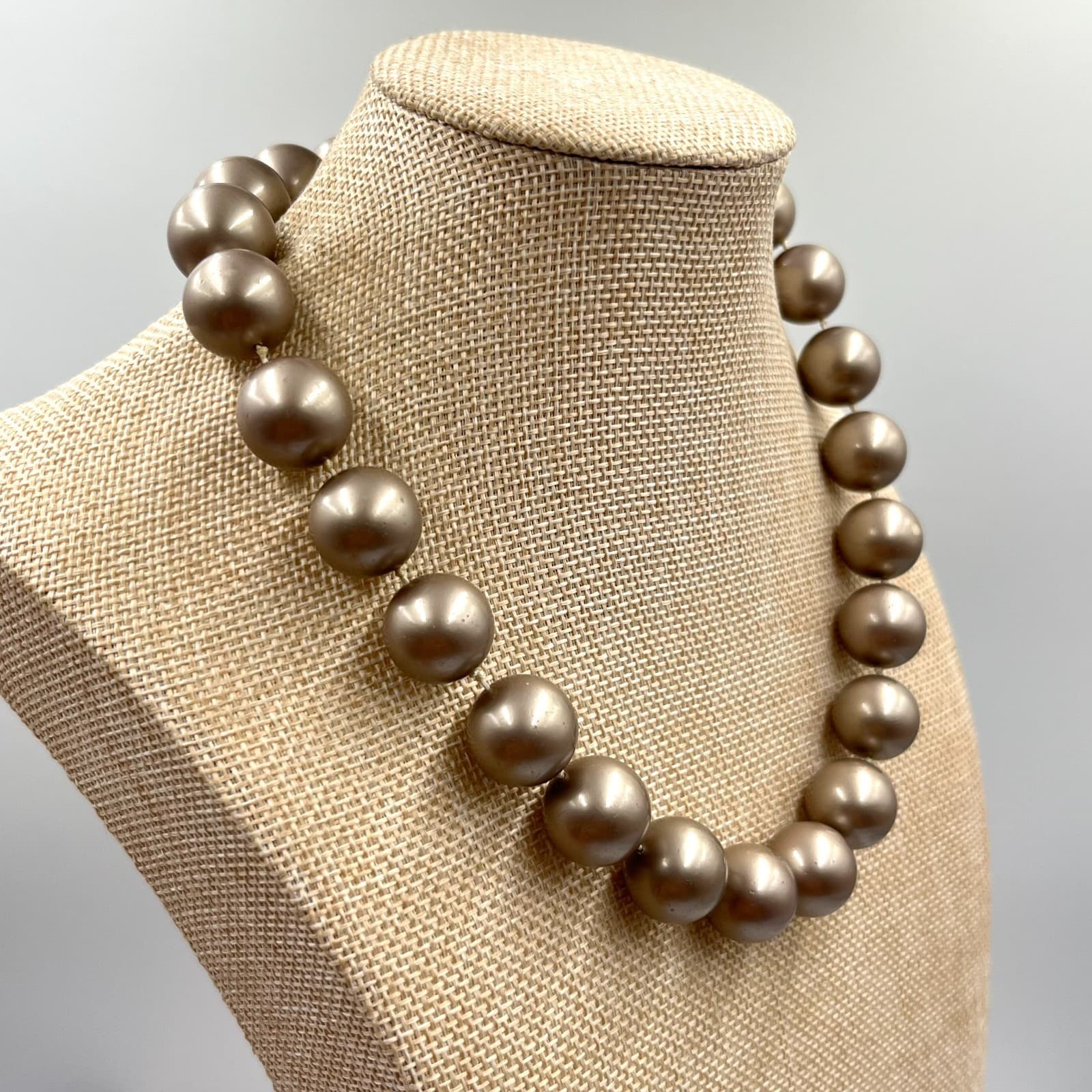 Vintage Oversized Taupe Faux Pearl Choker Necklace Rhinestone Magnetic Clasp 16" - Thumbnail 5