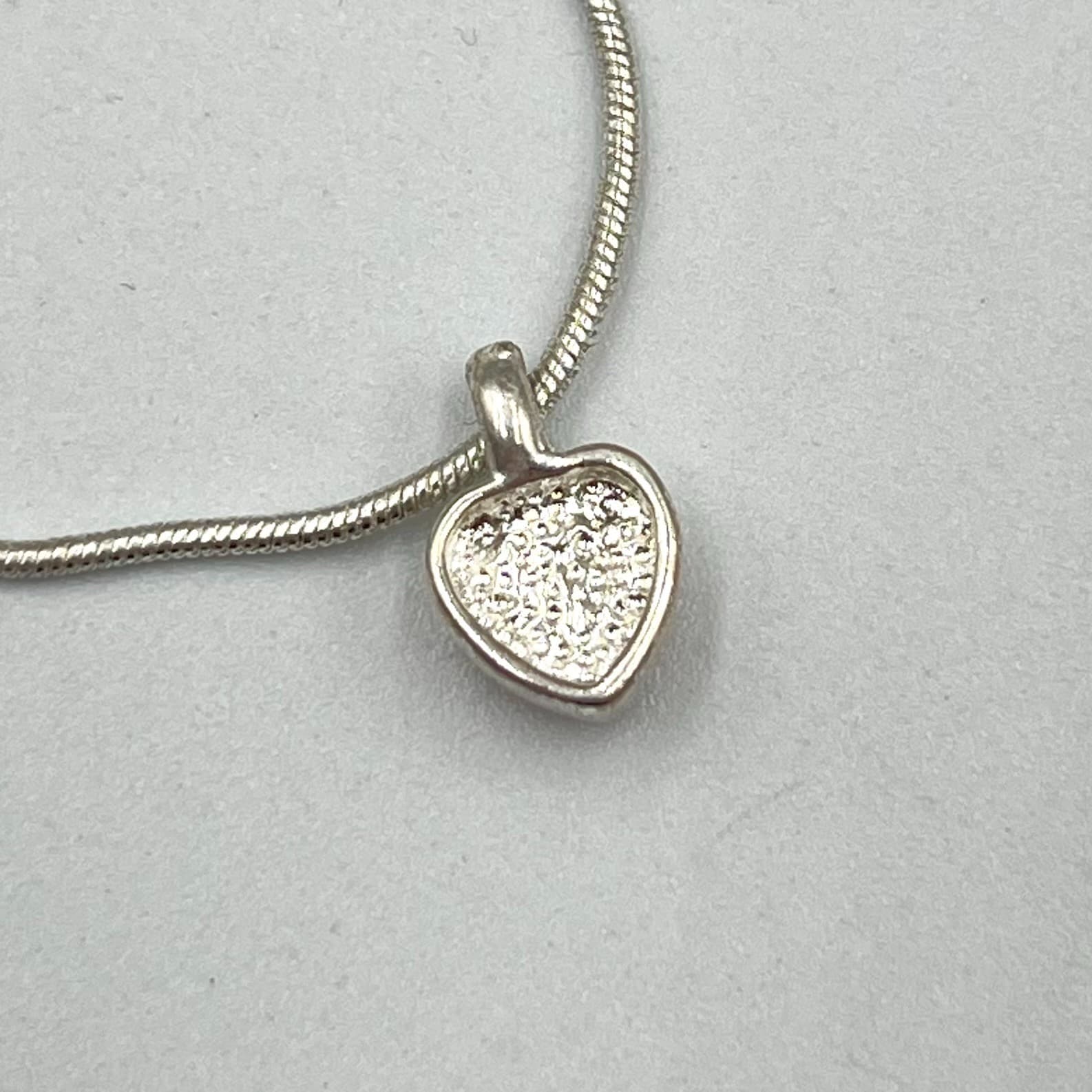 Vintage Y2K Pink Cat’s Eye Heart Pendant Silver Tone Snake Chain Necklace 16" - Thumbnail 5