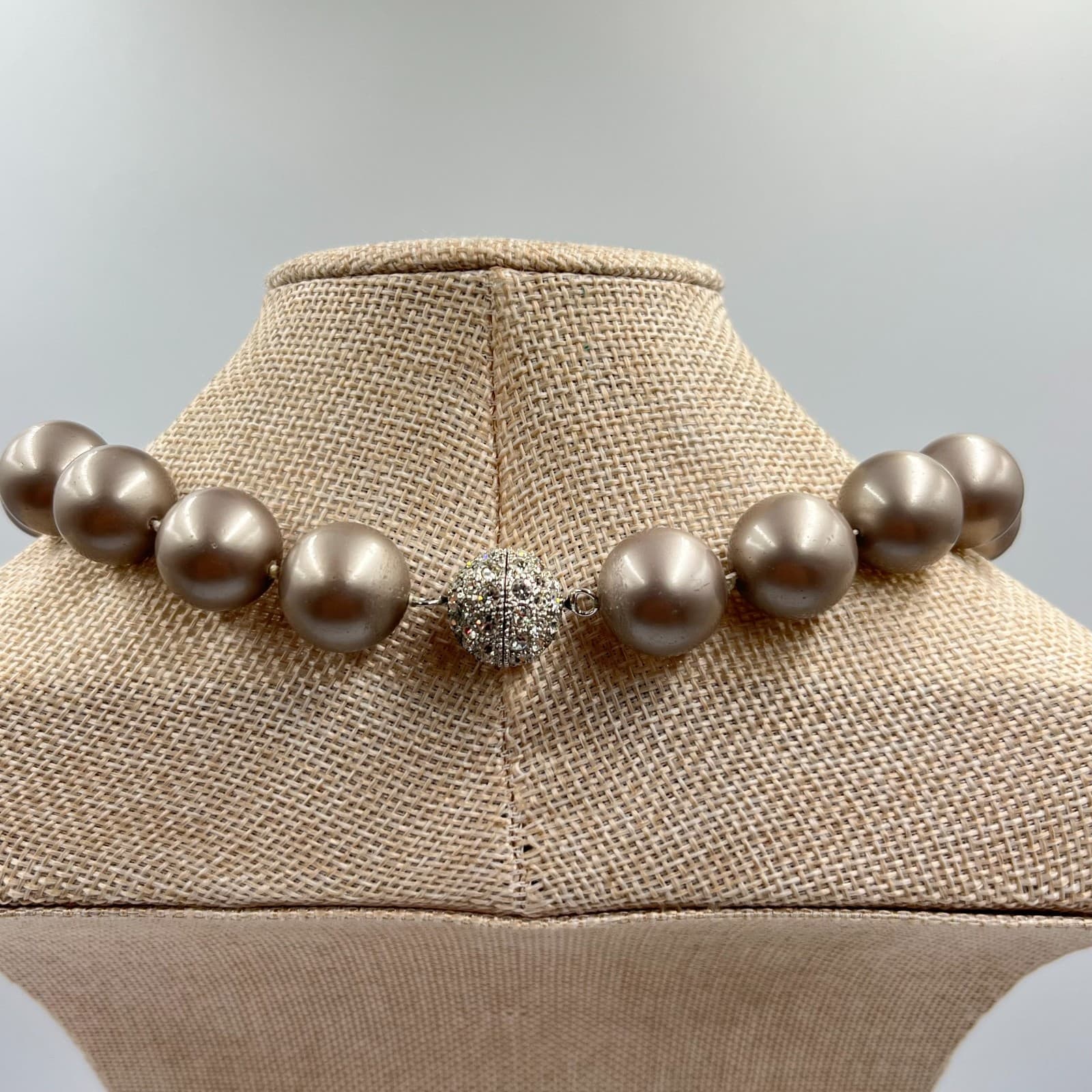 Vintage Oversized Taupe Faux Pearl Choker Necklace Rhinestone Magnetic Clasp 16" - Thumbnail 7