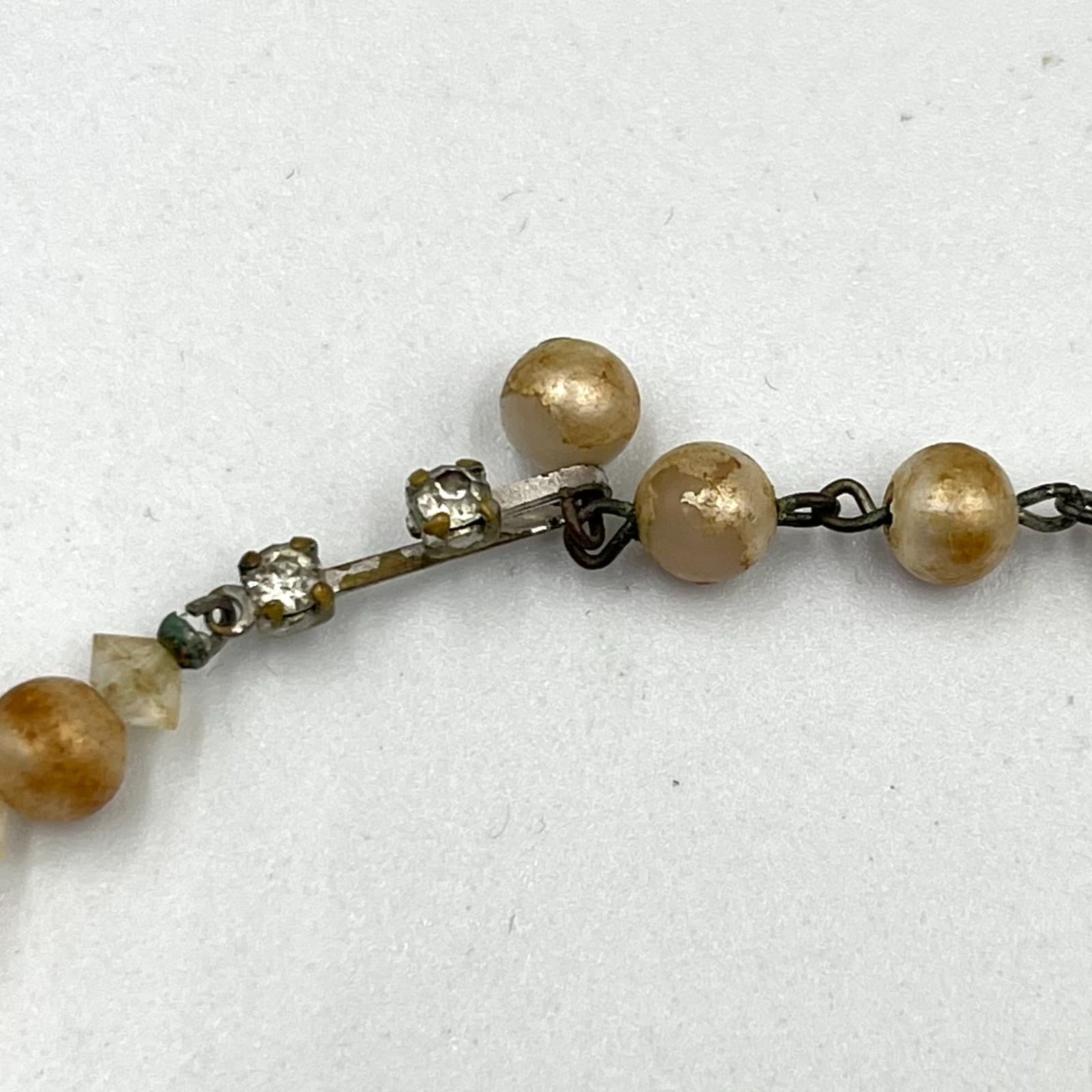 VTG Faux Pearl Choker Necklace Gold Tone Cream Mottled Beads Rhinestone Clasp - Thumbnail 3