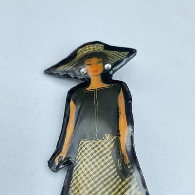 Vintage Silver-Tone Barbie Pretty as a Picture Fashion Brooch Pin Design - Thumbnail 3