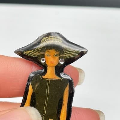 Vintage Silver-Tone Barbie Pretty as a Picture Fashion Brooch Pin Design - Thumbnail 5