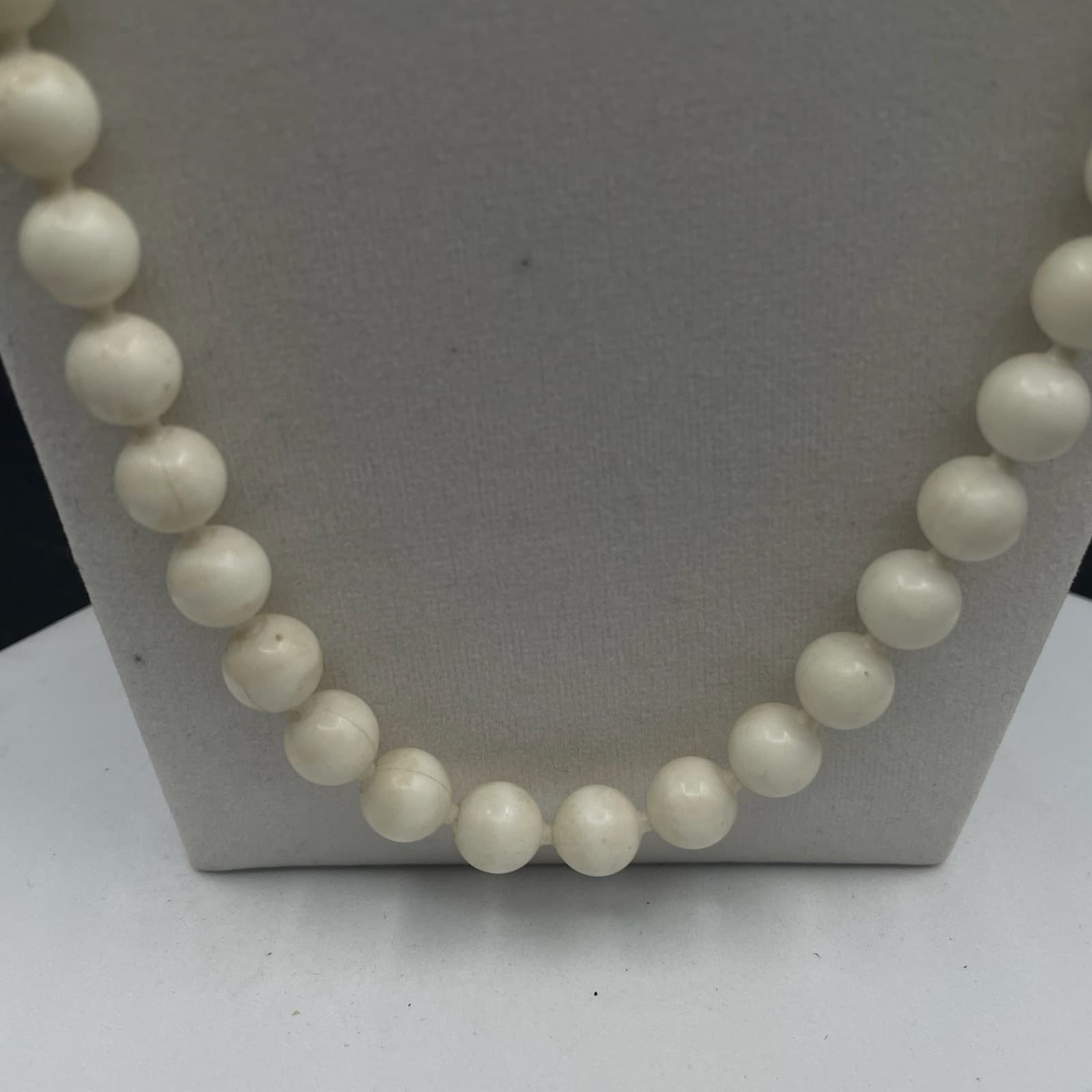 Vintage Cream Plastic Pearl Bead Necklace Long Opera Strand 12" Classic Fashion - Thumbnail 6