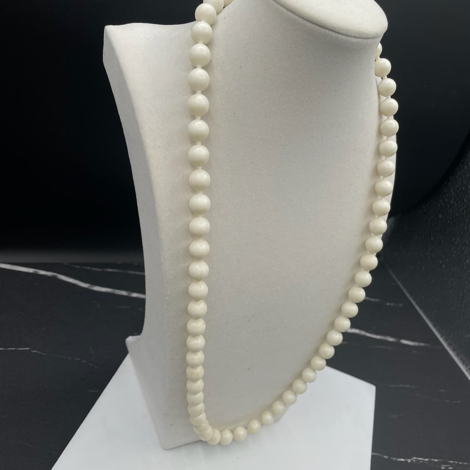 Vintage Cream Plastic Pearl Bead Necklace Long Opera Strand 12" Classic Fashion - Thumbnail 4