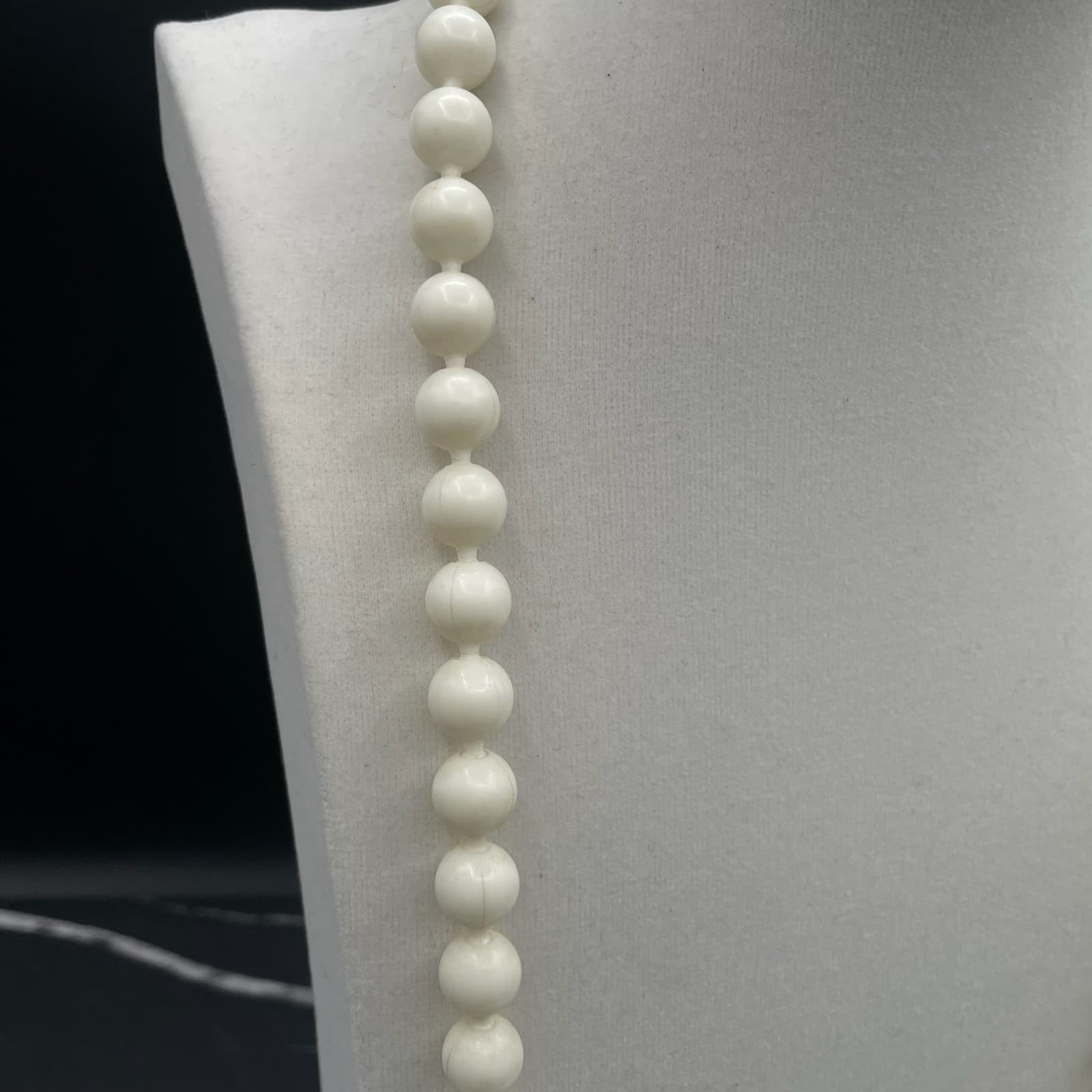 Vintage Cream Plastic Pearl Bead Necklace Long Opera Strand 12" Classic Fashion - Thumbnail 5