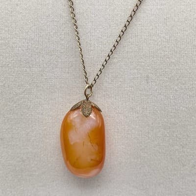 VTG Orange Carnelian Agate Stone Pebble Pendant Necklace Long Chain Gold Tone - Thumbnail 3
