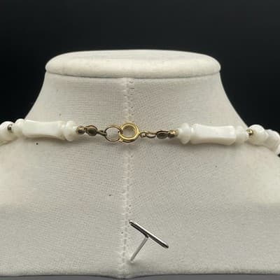 Vintage White Plastic Carved Bead Necklace Barrel Link Ribbed Melon Long 24" - Thumbnail 8